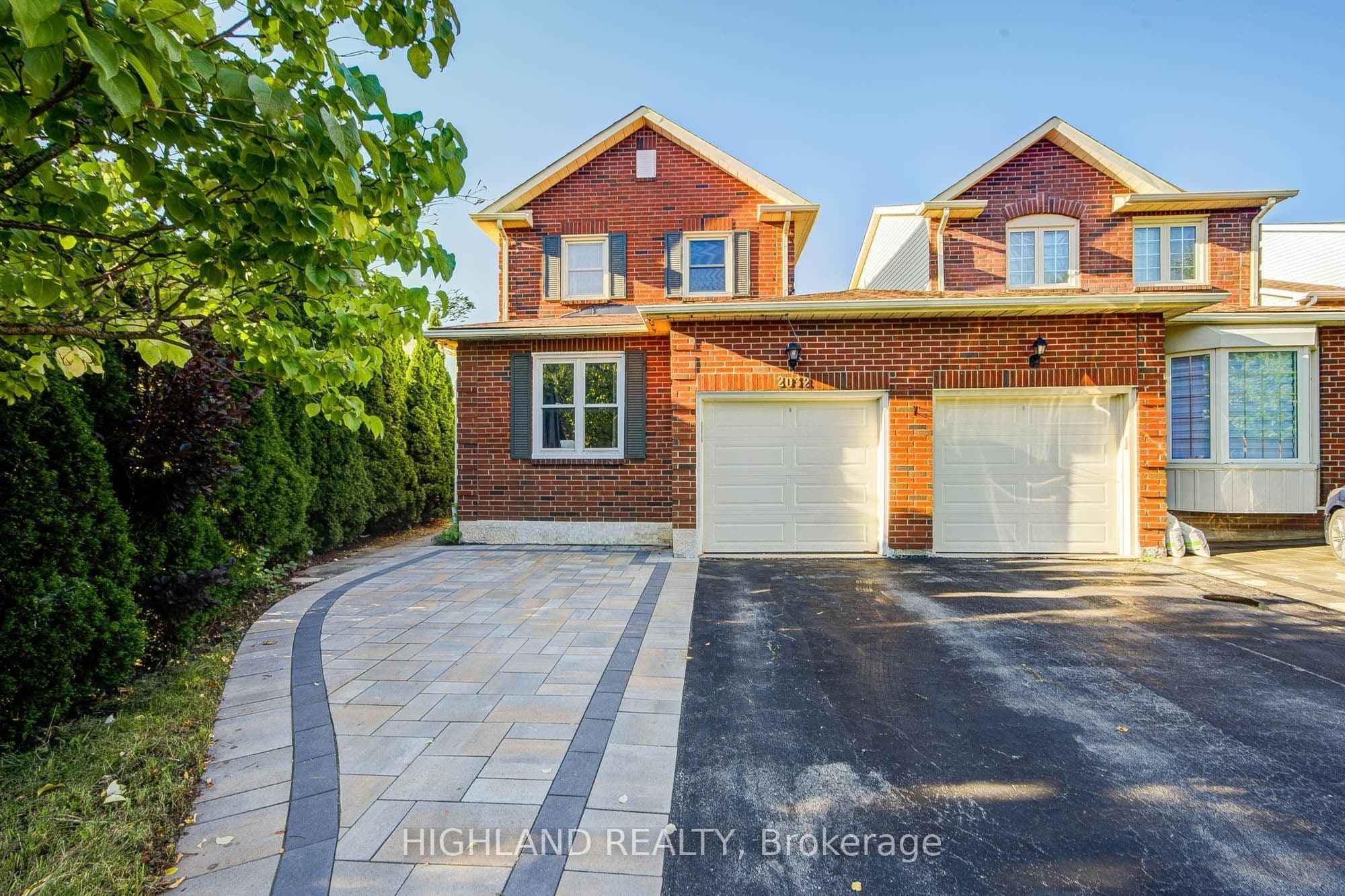 2032 Glenada Crescent, Oakville, ON L6H 4M5