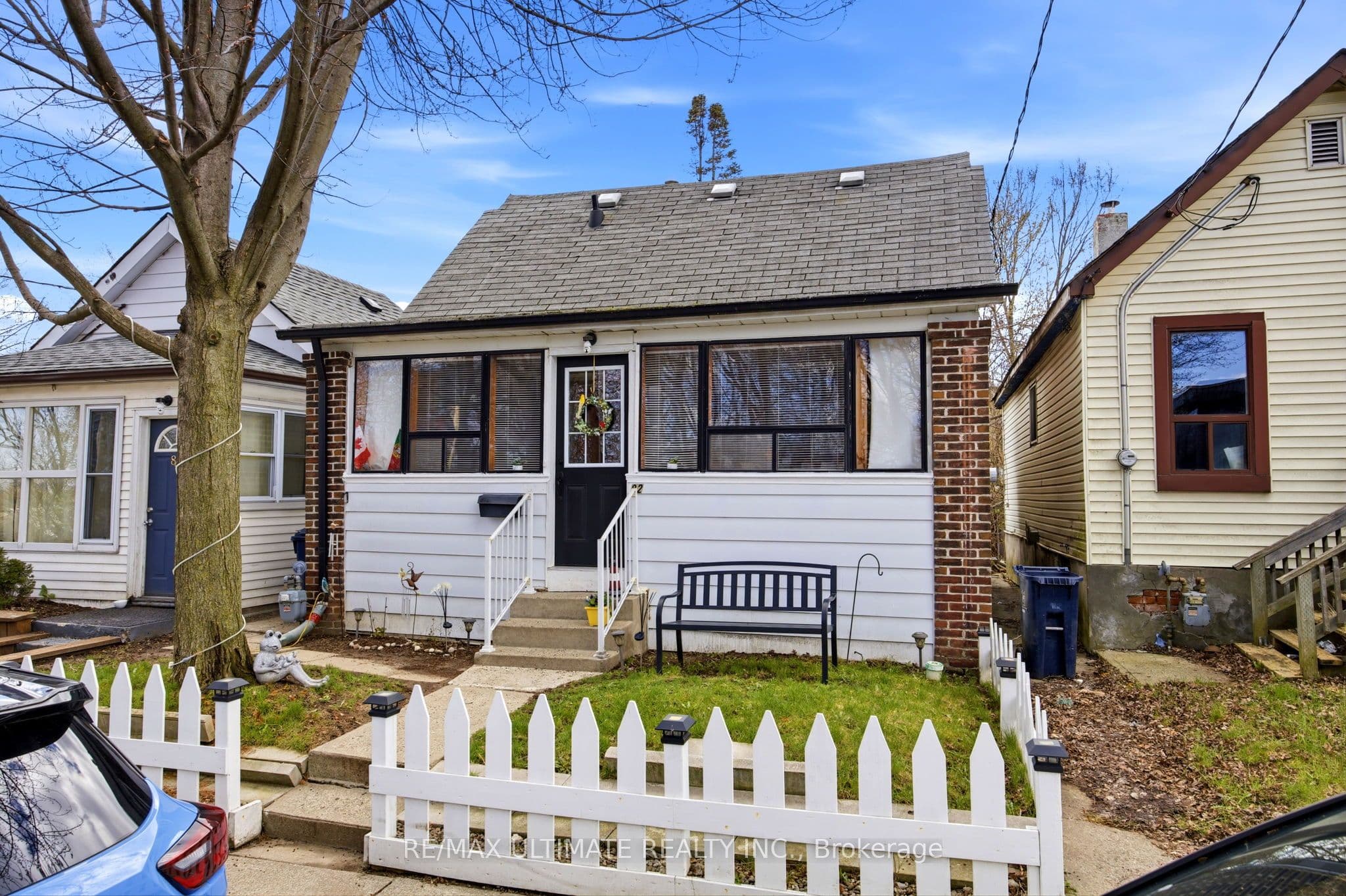 82 Beechwood Avenue, Toronto, ON M6N 4T3