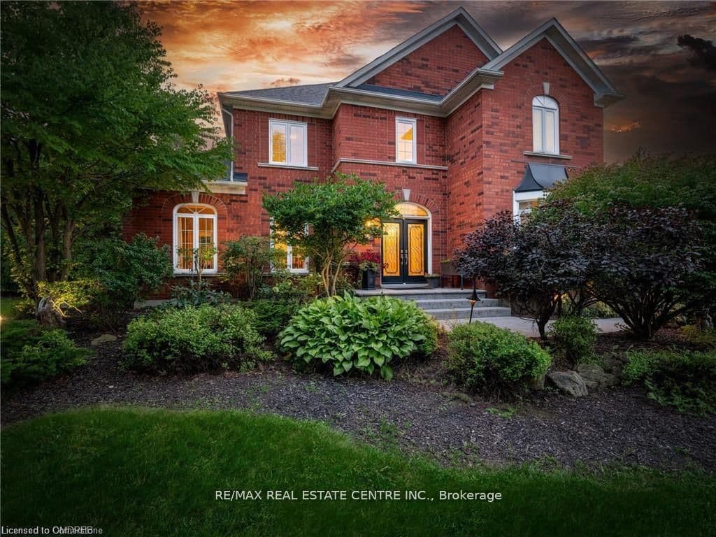15 Trillium Terrace, Halton Hills, ON L7J 2W8