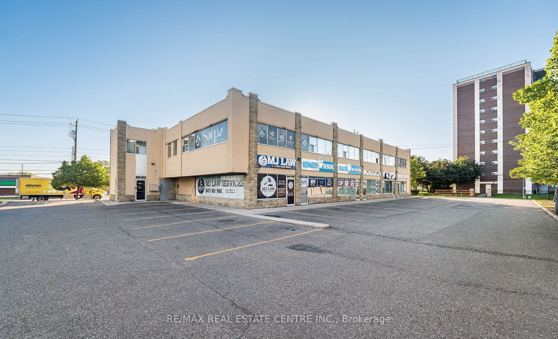 49 Hillcrest Avenue 202, Brampton, ON L6W 4V4