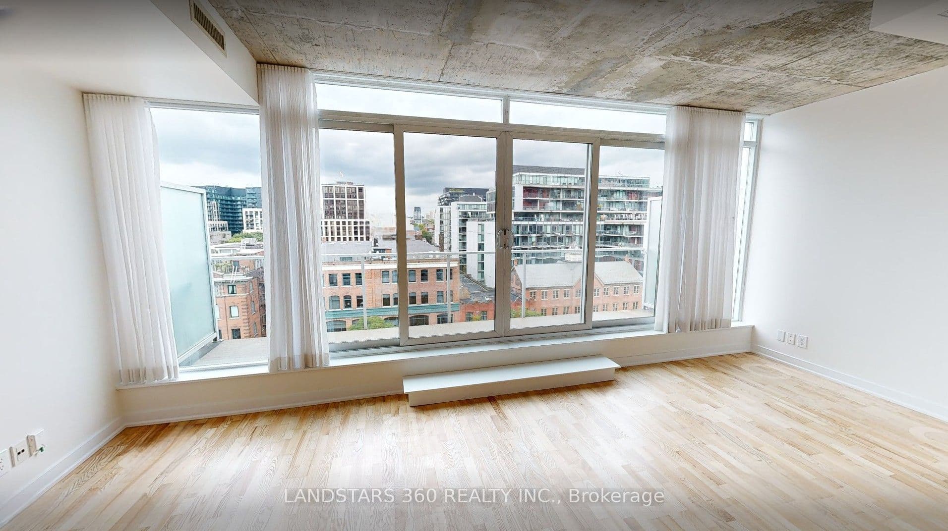 75 Portland Street 1003, Toronto, ON M5V 2M9