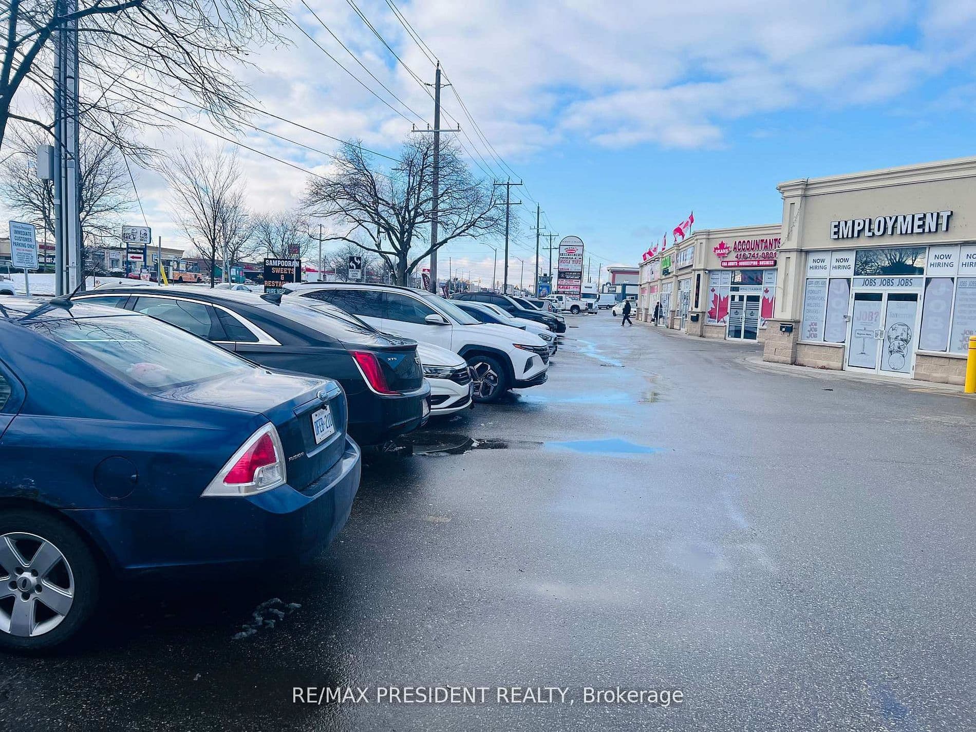 1772 Albion Road 31-32, Toronto, ON M9V 1C1