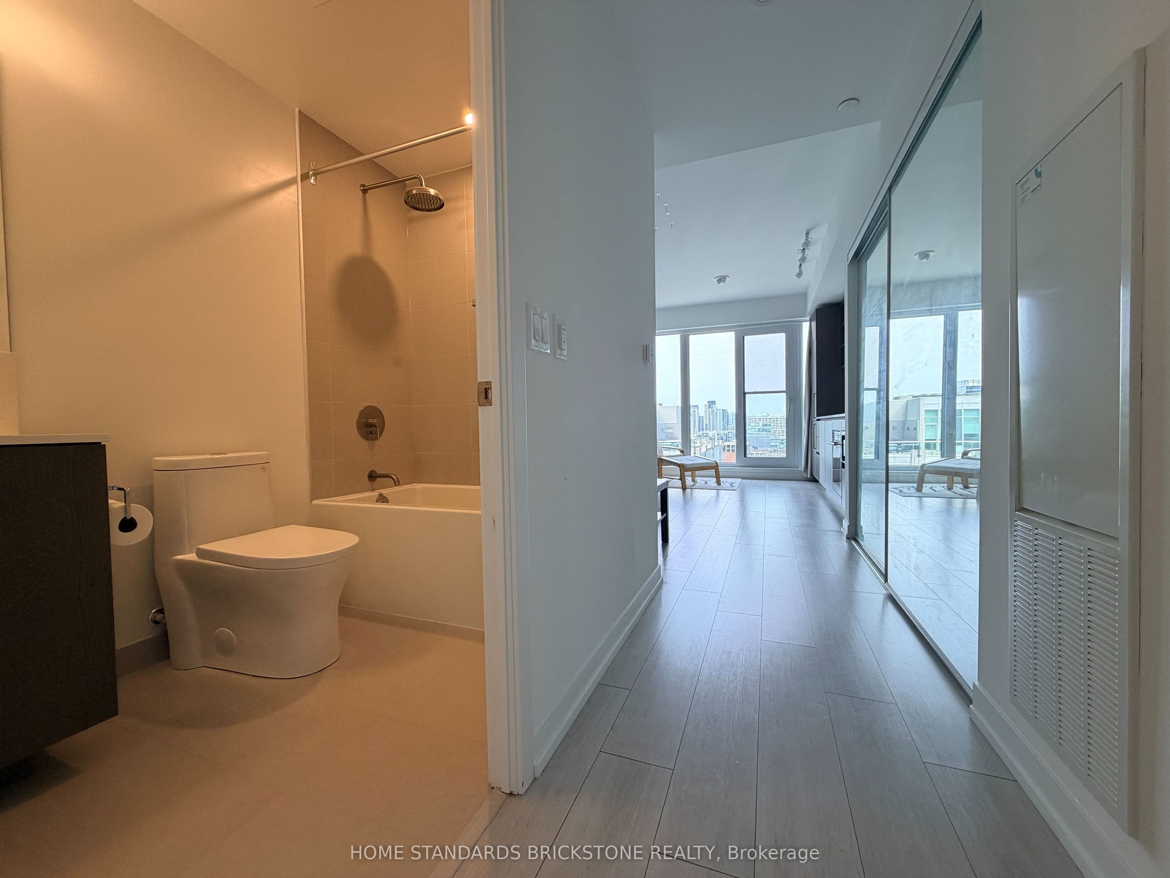 55 Mercer Street 1903, Toronto, ON M5V 0W4
