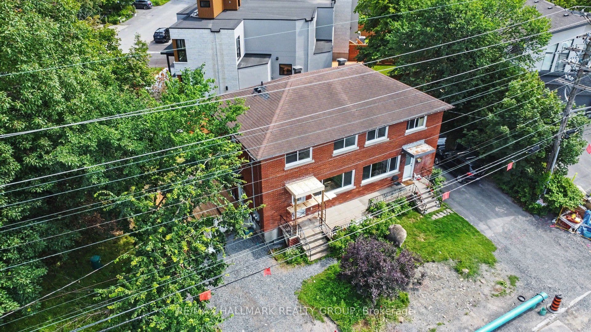 1202 Byron Avenue 1, Woodroffe, ON K2B 6T6