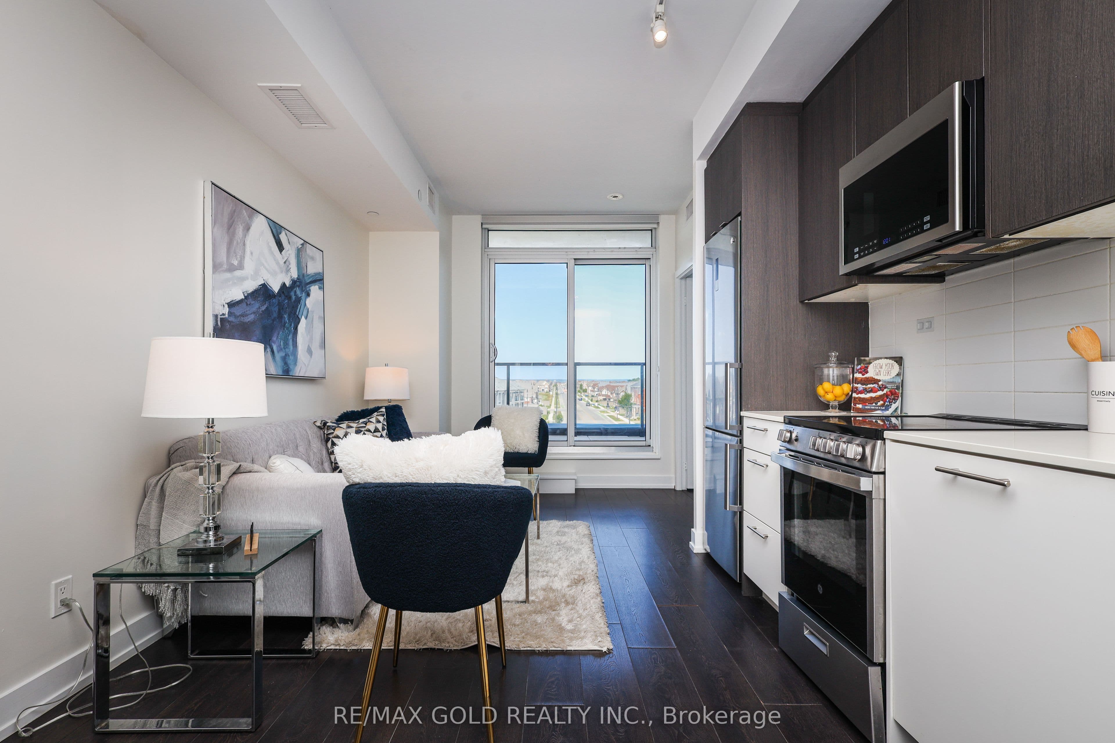225 veterans Drive 408, Brampton, ON L7A 5L7