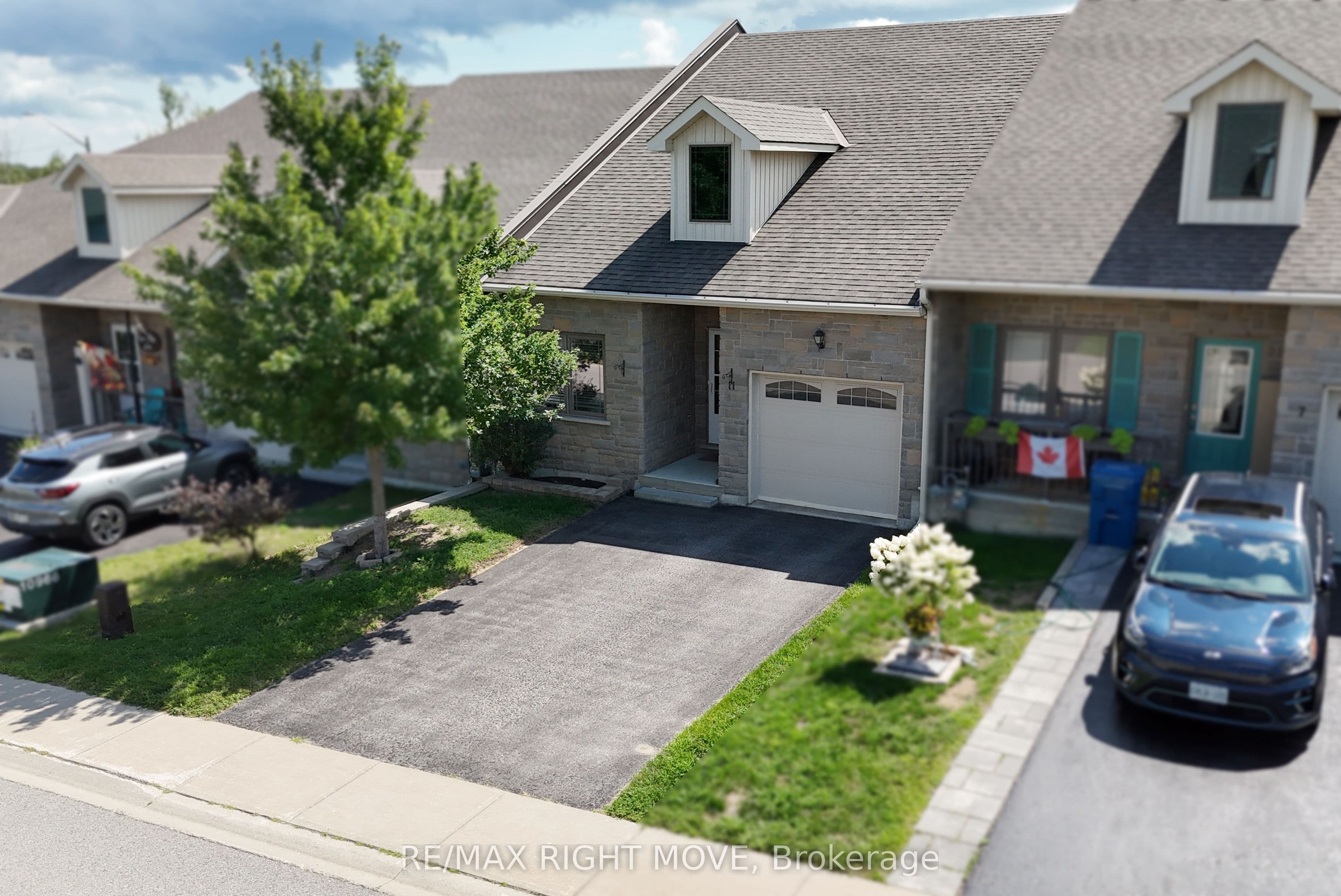 11 Danny Drive, Orillia, ON L3V 0G3