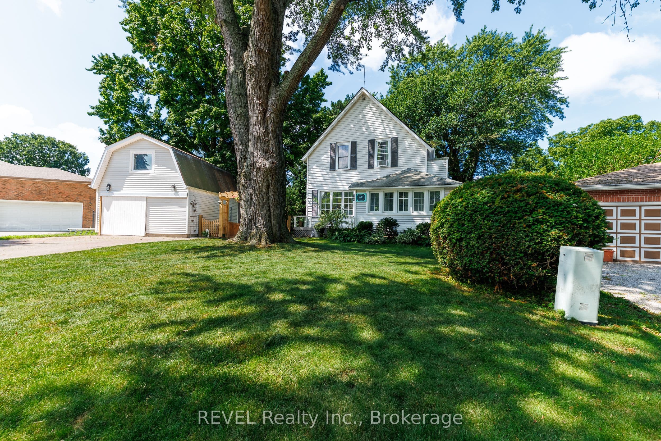 2791 NEPTUNE Crescent, Niagara Falls, ON L2J 3X4