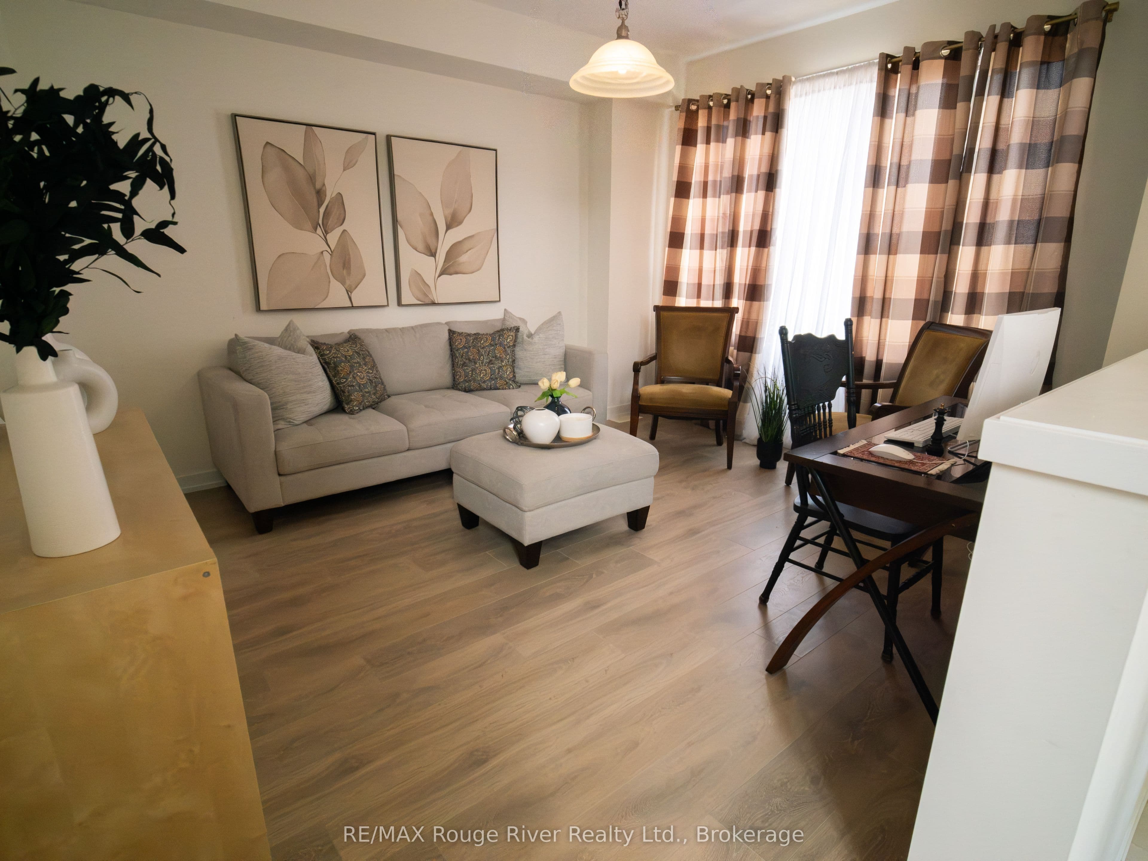 160 Densmore Road W 19, Cobourg, ON K9A 0X8