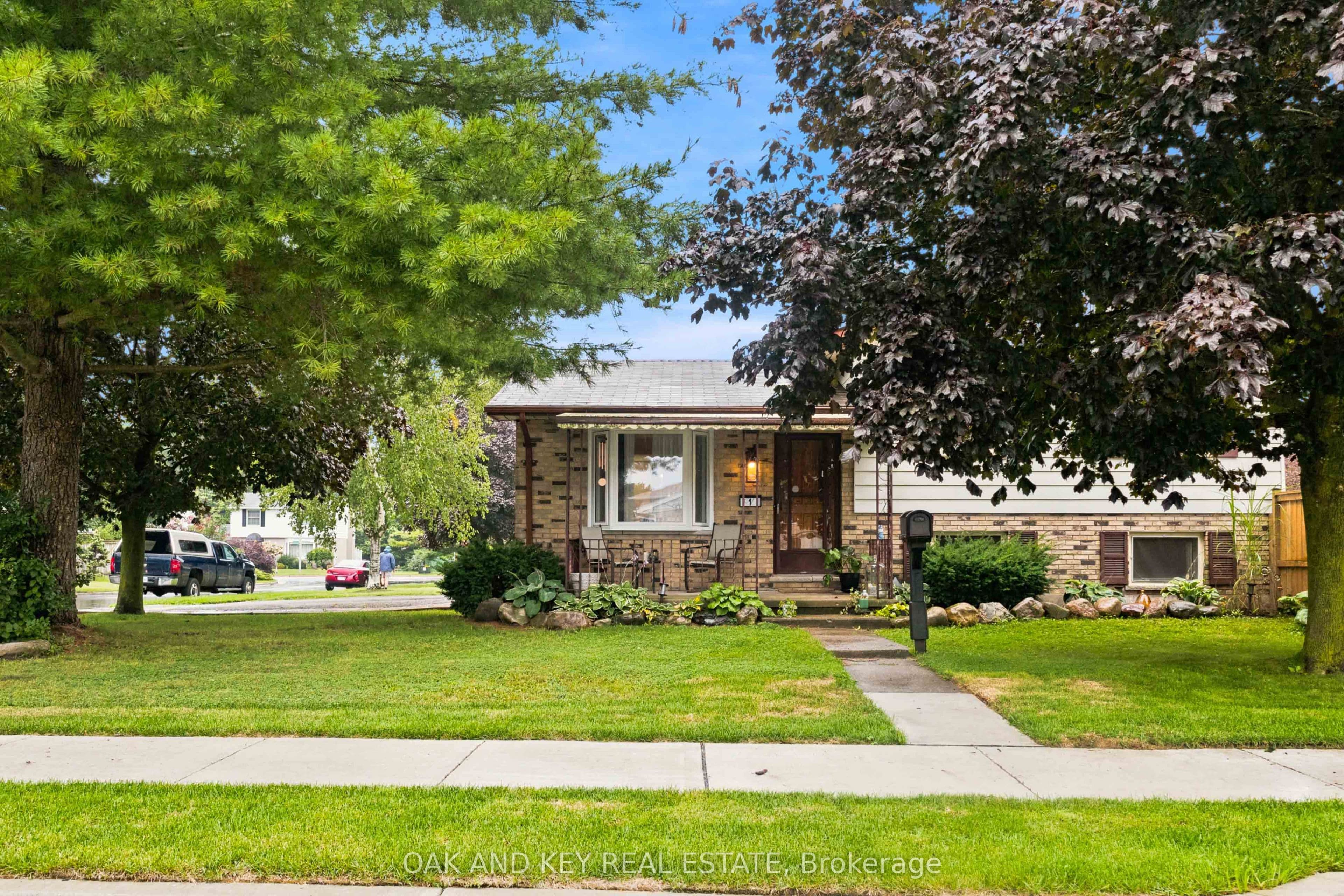 1 Vanier Place, St. Thomas, ON N5R 5L2
