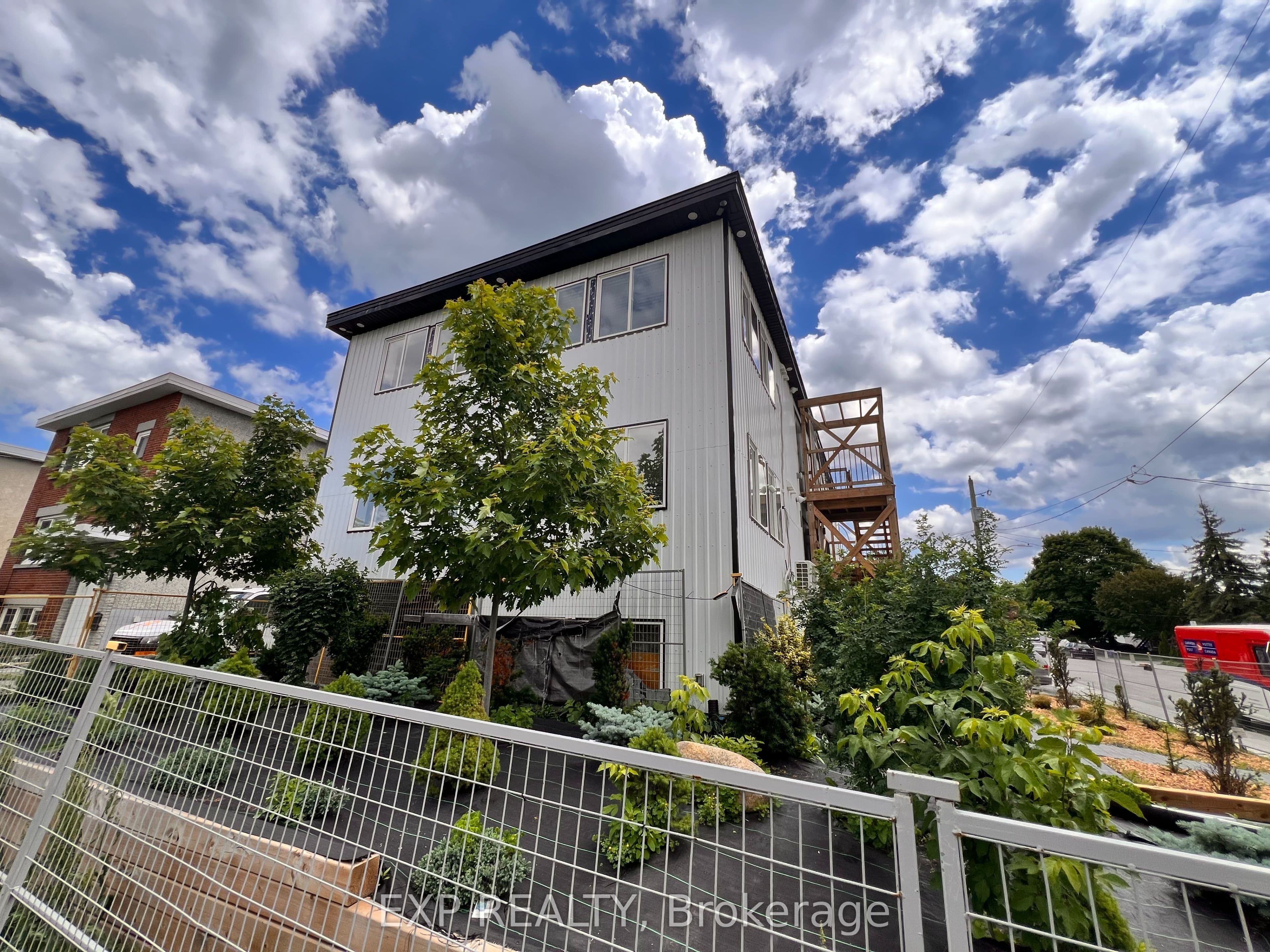 204 Ste Monique Street 6, Vanier and Kingsview Park, ON K1L 7R1