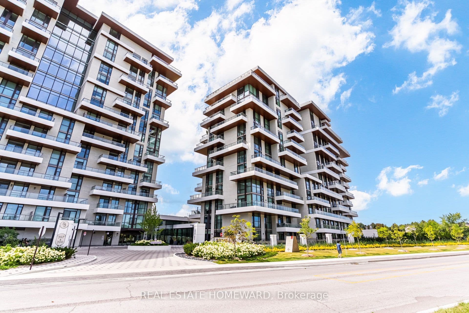 397 Royal Orchard Boulevard E 808, Markham, ON L3T 0H3