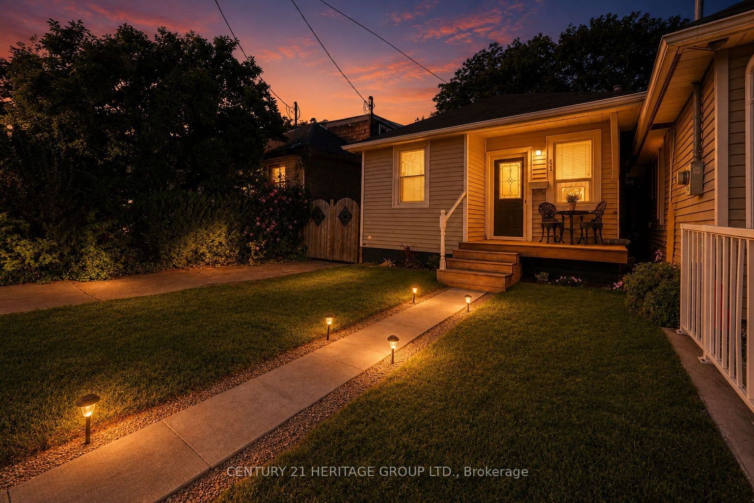 41 Biggar Avenue, Hamilton, ON L8L 3Z3