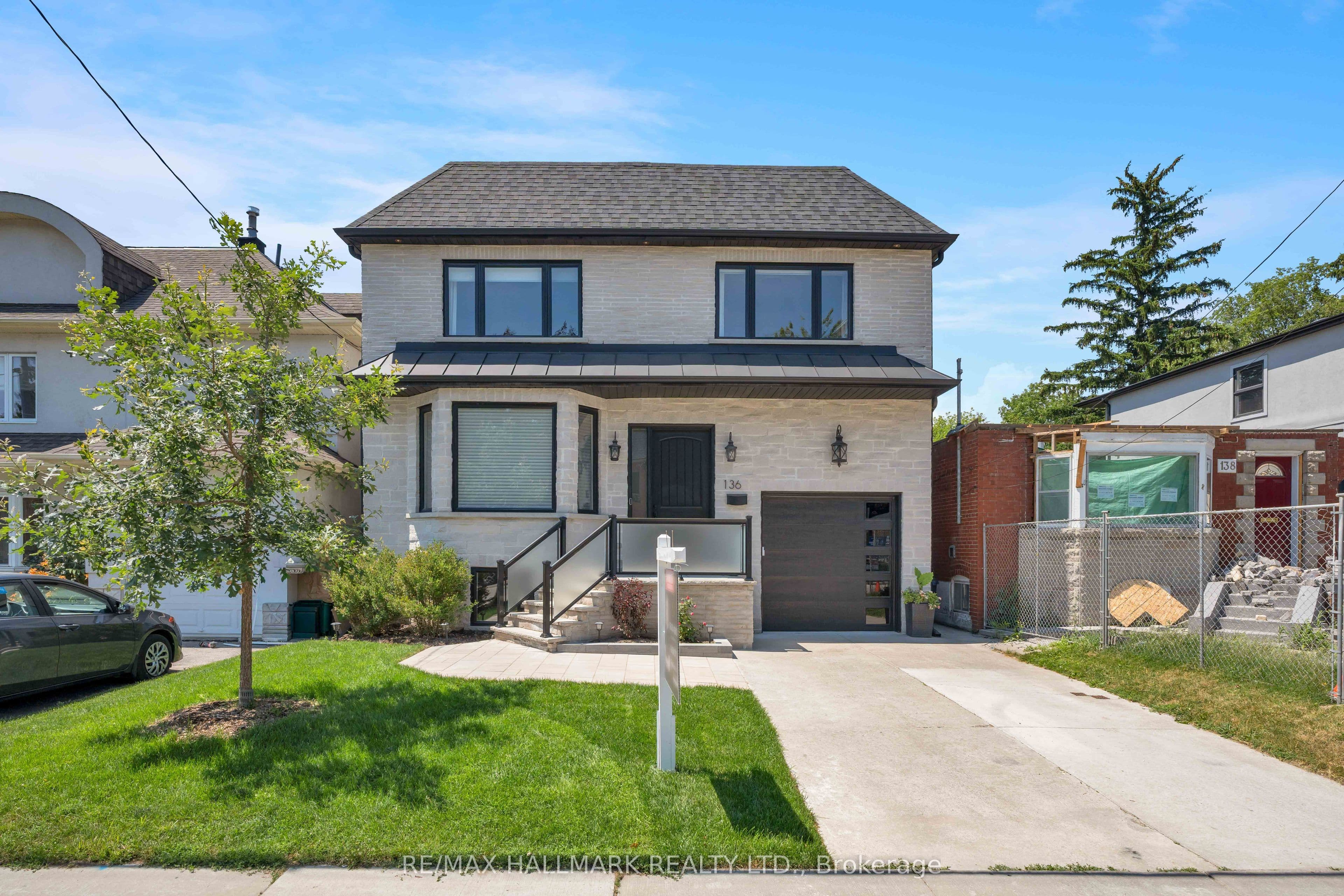 136 Glenwood Crescent, Toronto, ON M4B 1K2