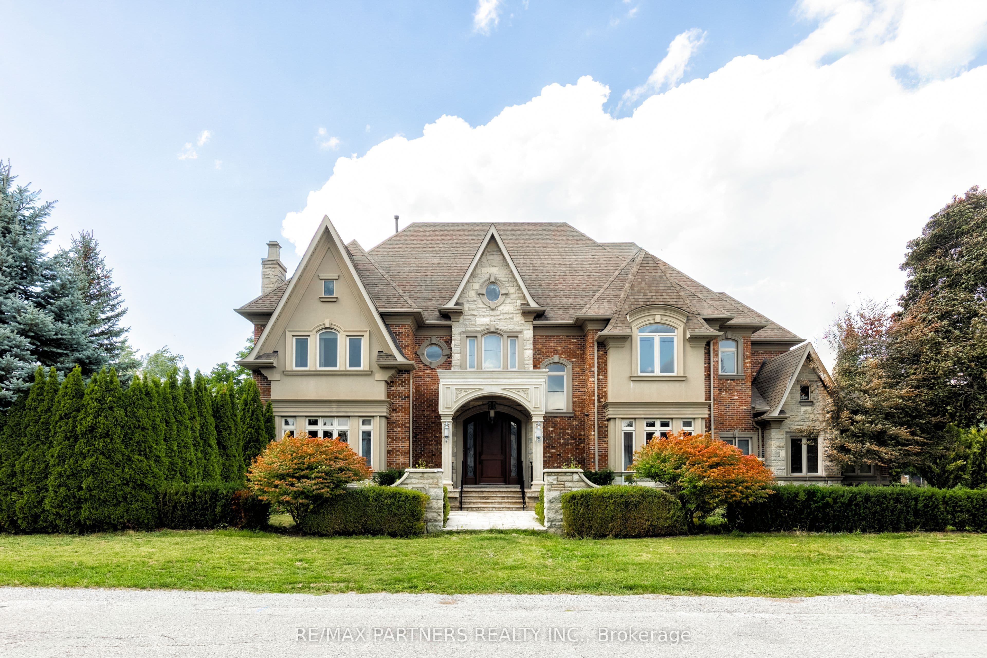 68 Maple Grove Avenue, Richmond Hill, ON L4E 2X2