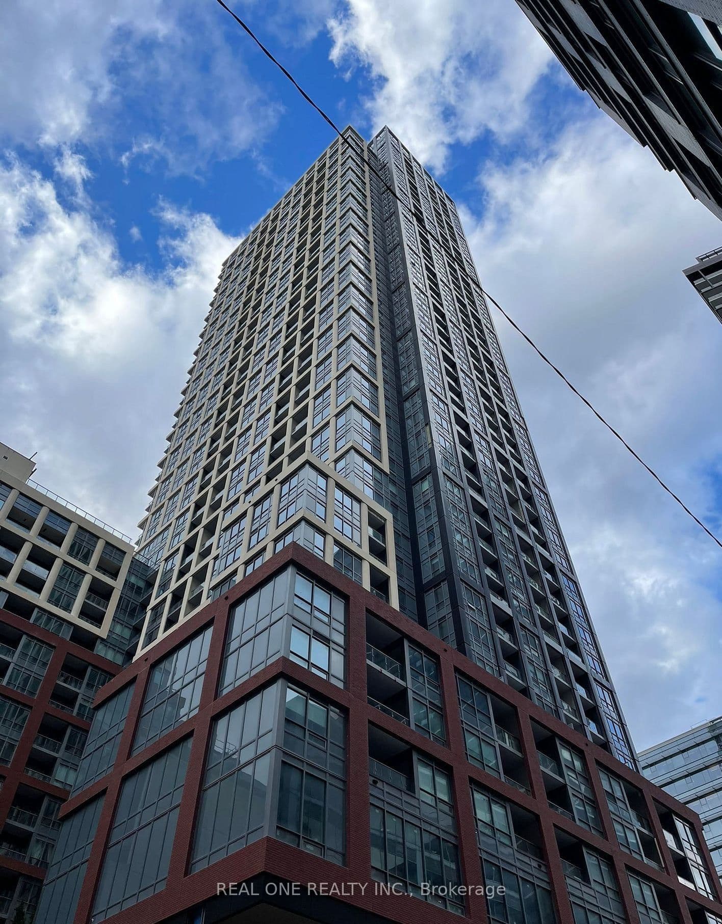 108 Peter Street 3705, Toronto, ON M5V 0W2