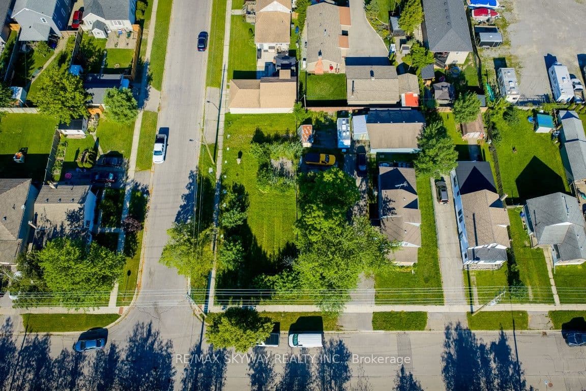 309 Dain Avenue, Welland, ON L3B 3E8
