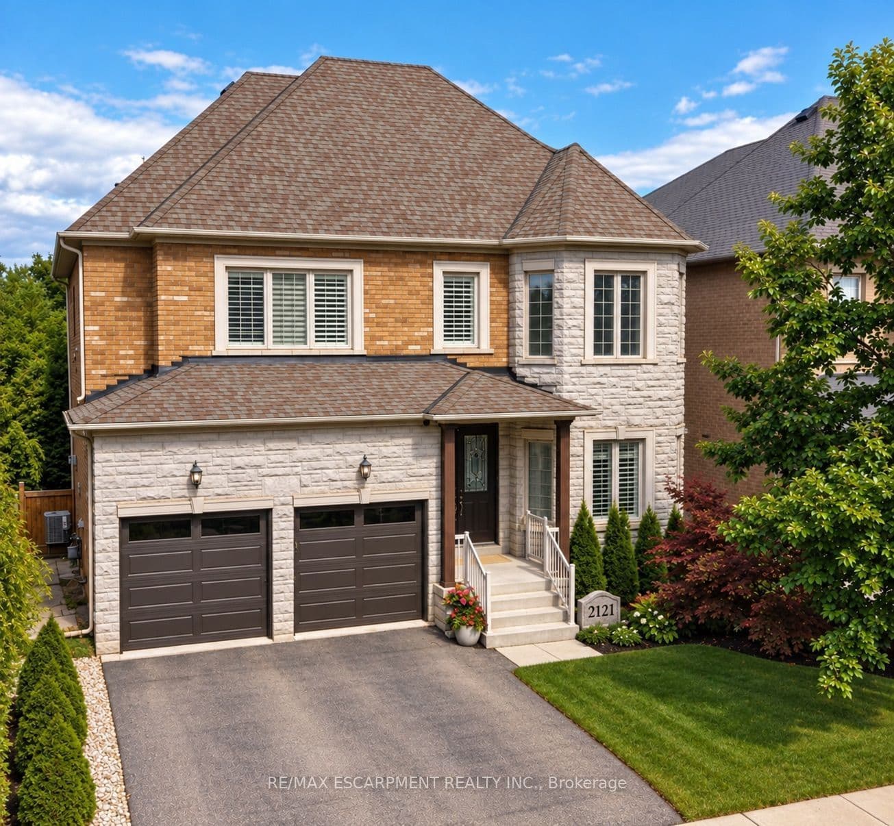 2121 Blackforest Crescent, Oakville, ON L6M 4T6