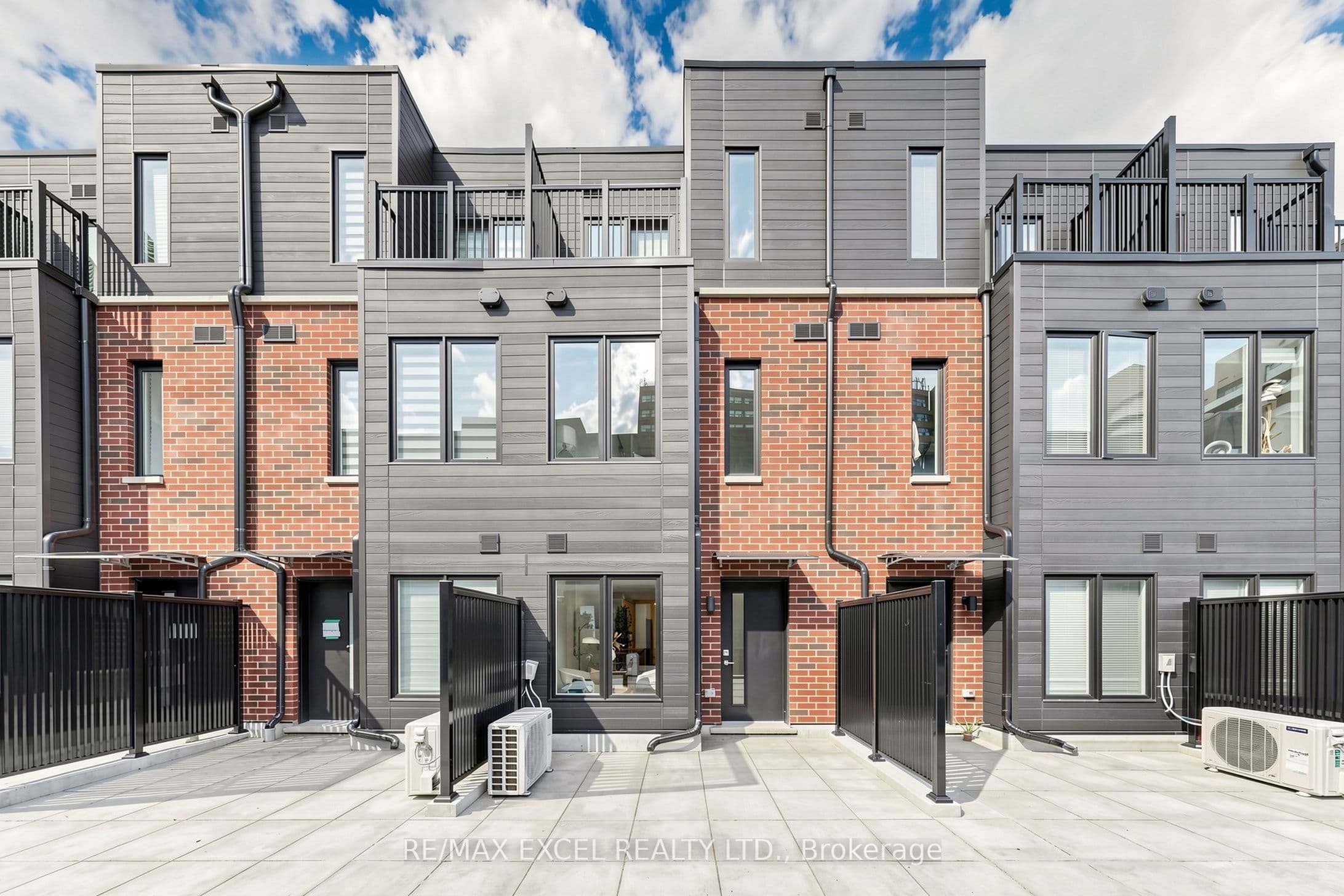30 Calamint Lane 46, Toronto, ON M1W 2H1