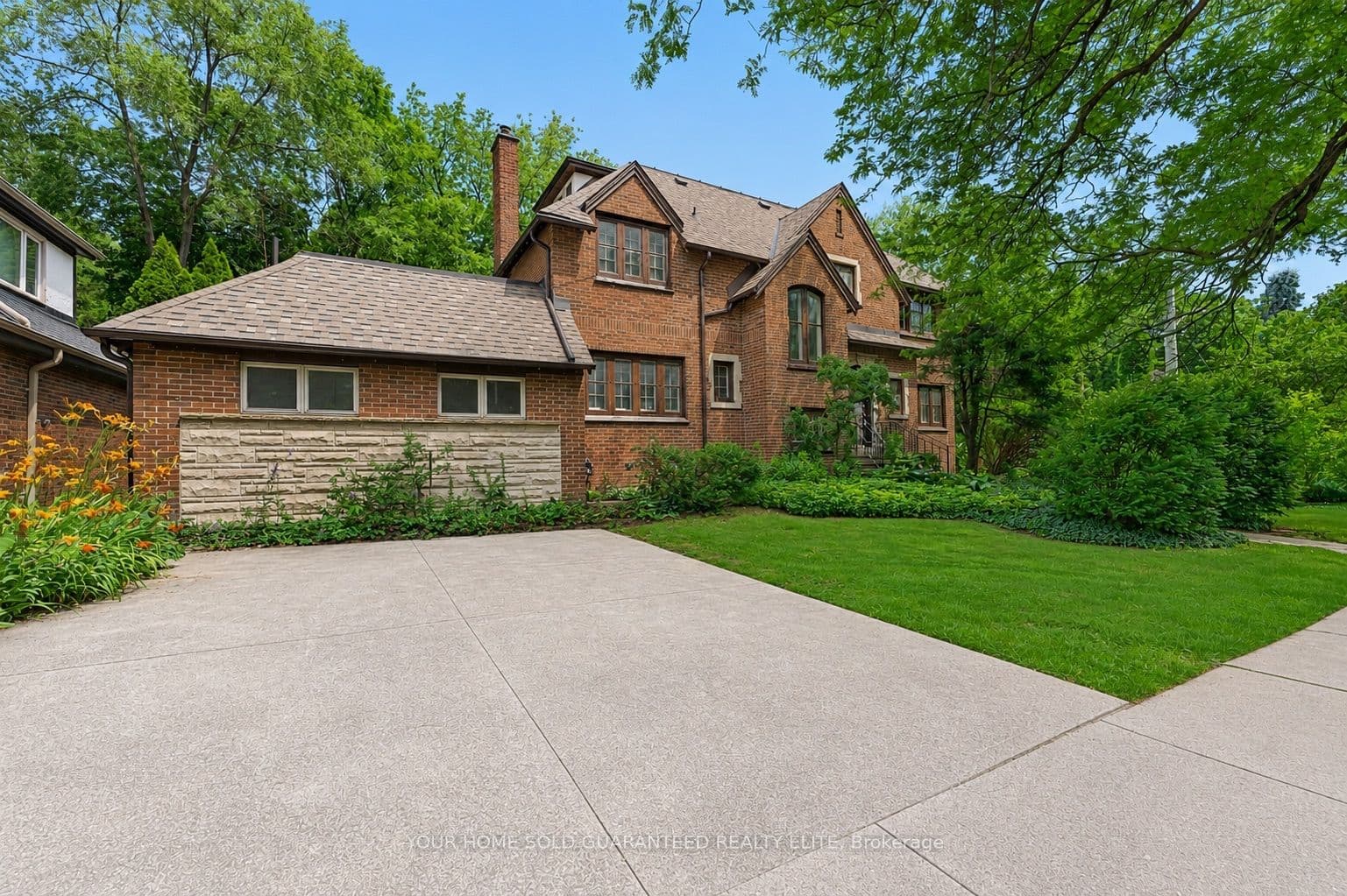 4 Forsyth Avenue N, Hamilton, ON L8S 4E1