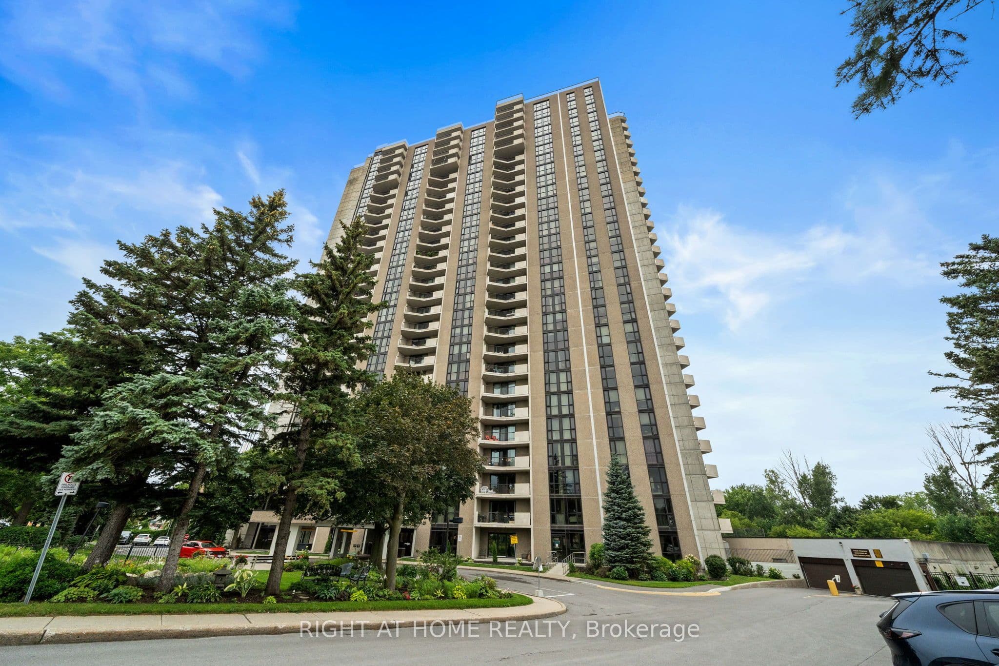1025 RICHMOND Road 503, Woodroffe, ON K2B 8G8