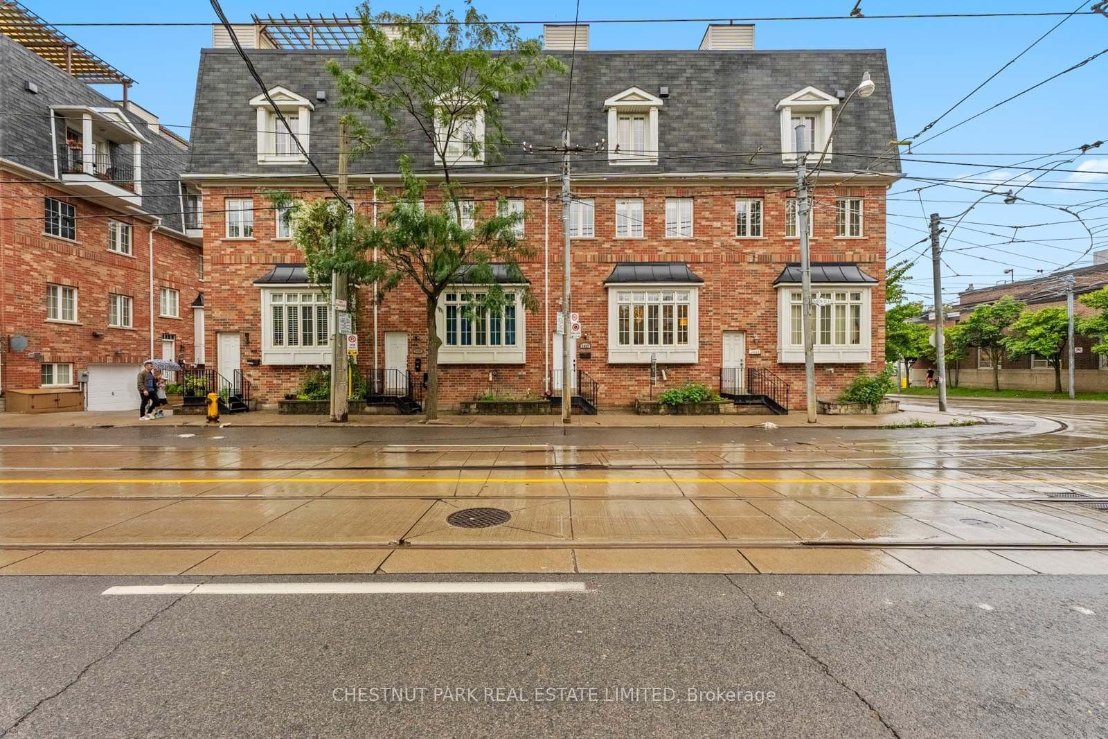 1437 Queen Street E, Toronto, ON M4L 1E2