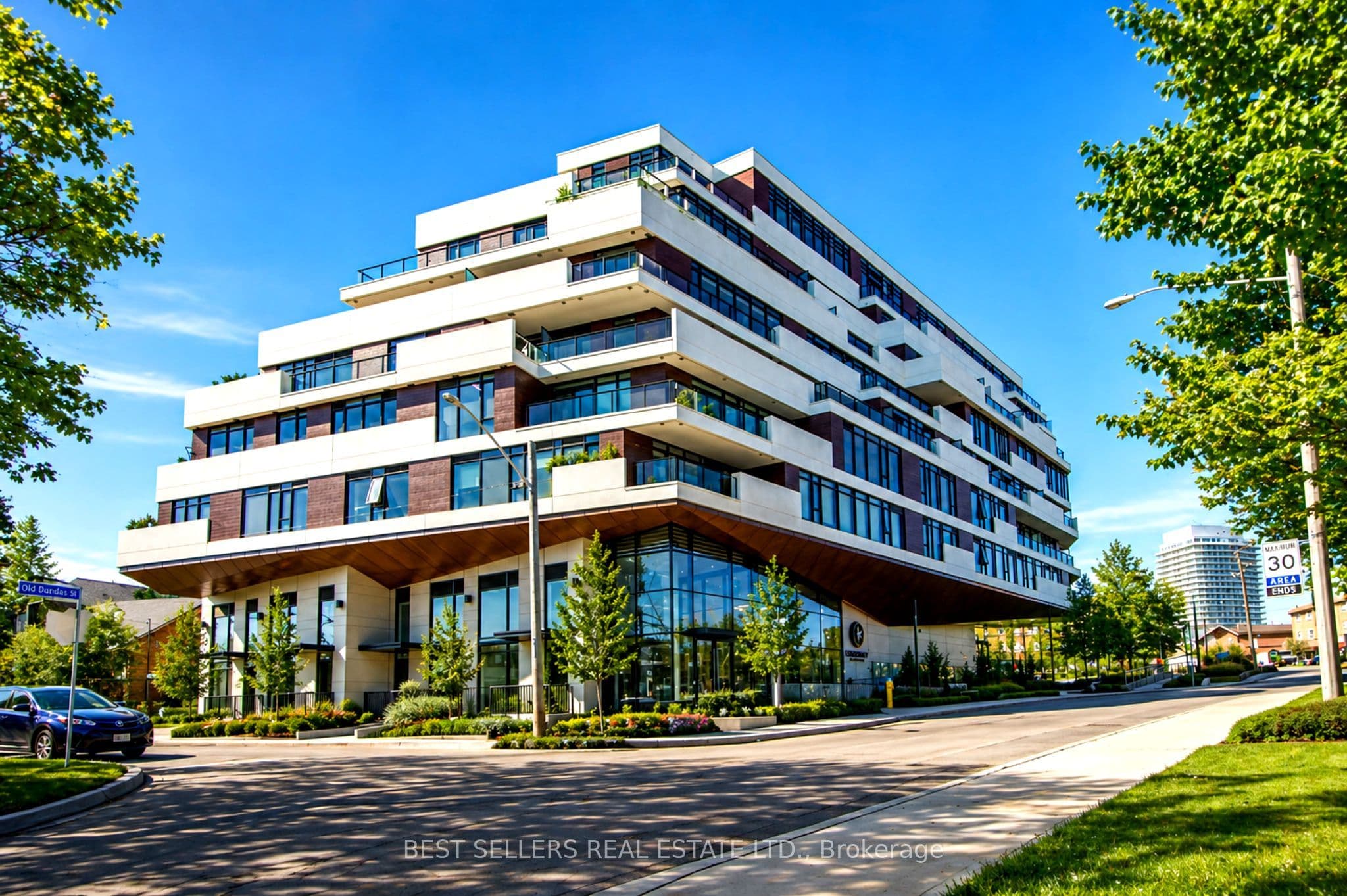 160 Kingsway Crescent 611, Toronto, ON M8X 2S4