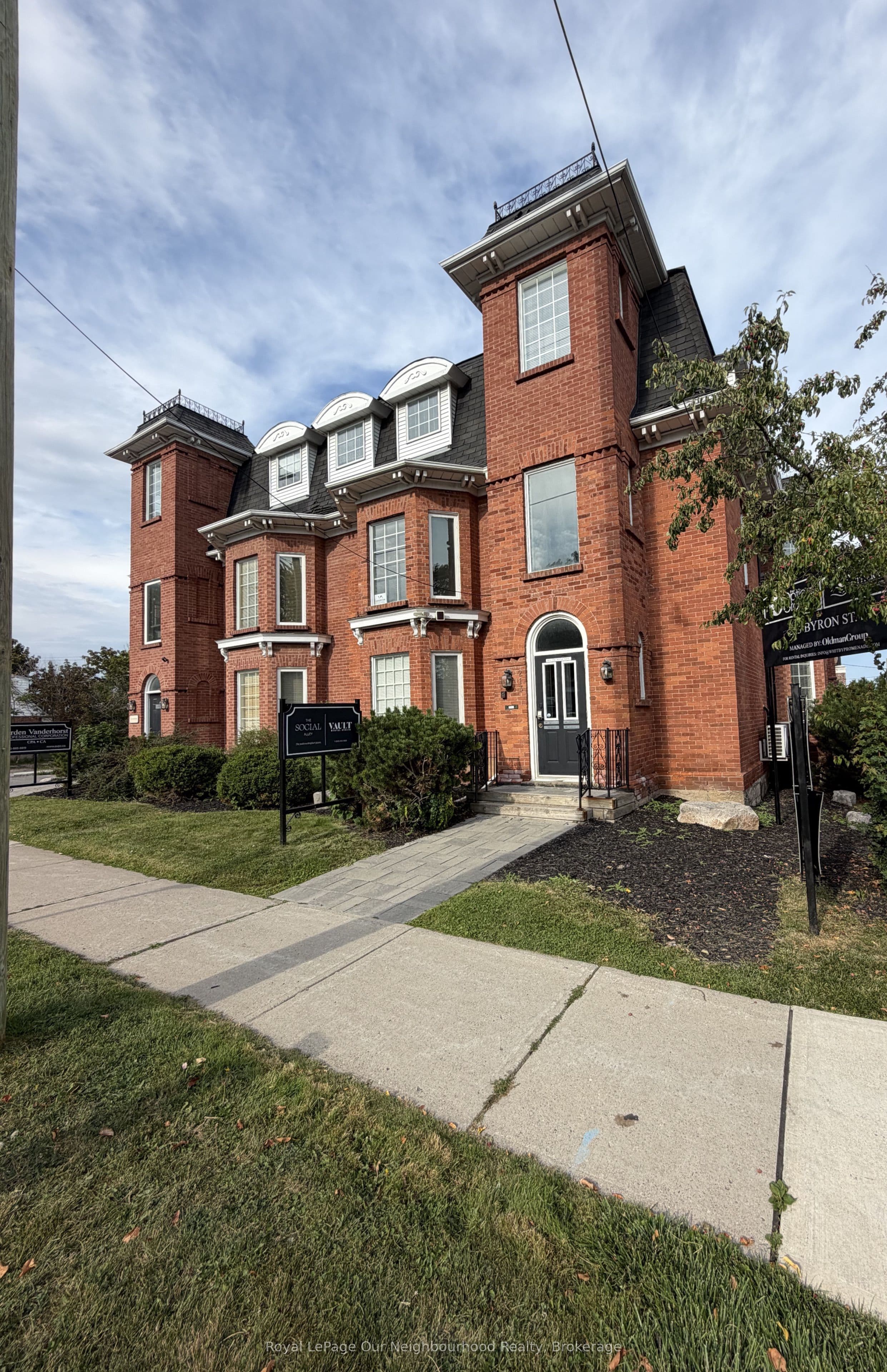 213 Byron Street S 102, Whitby, ON L1N 4P7