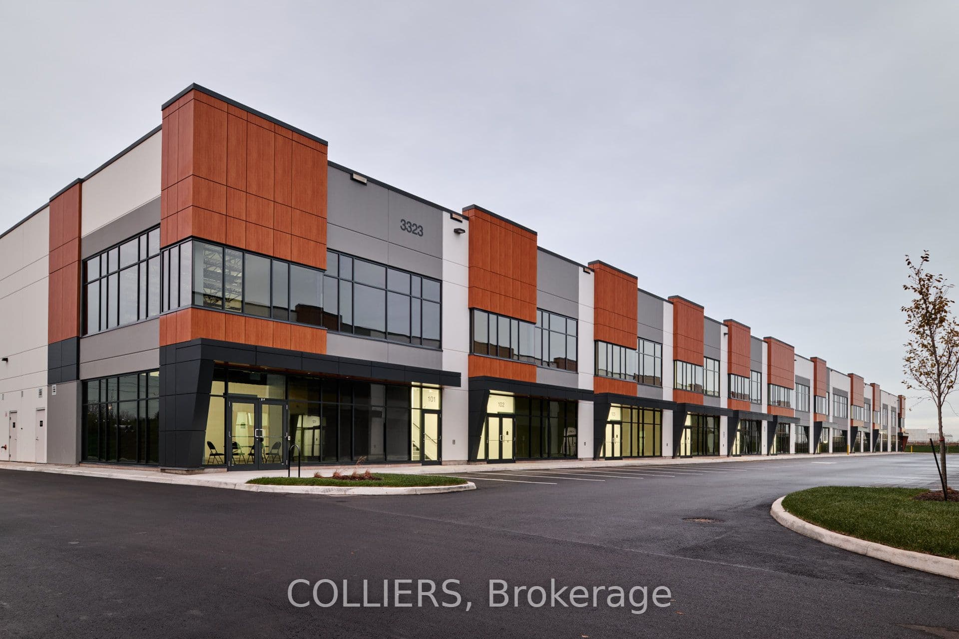 3303 Superior Court A105, Oakville, ON L6L 0C4