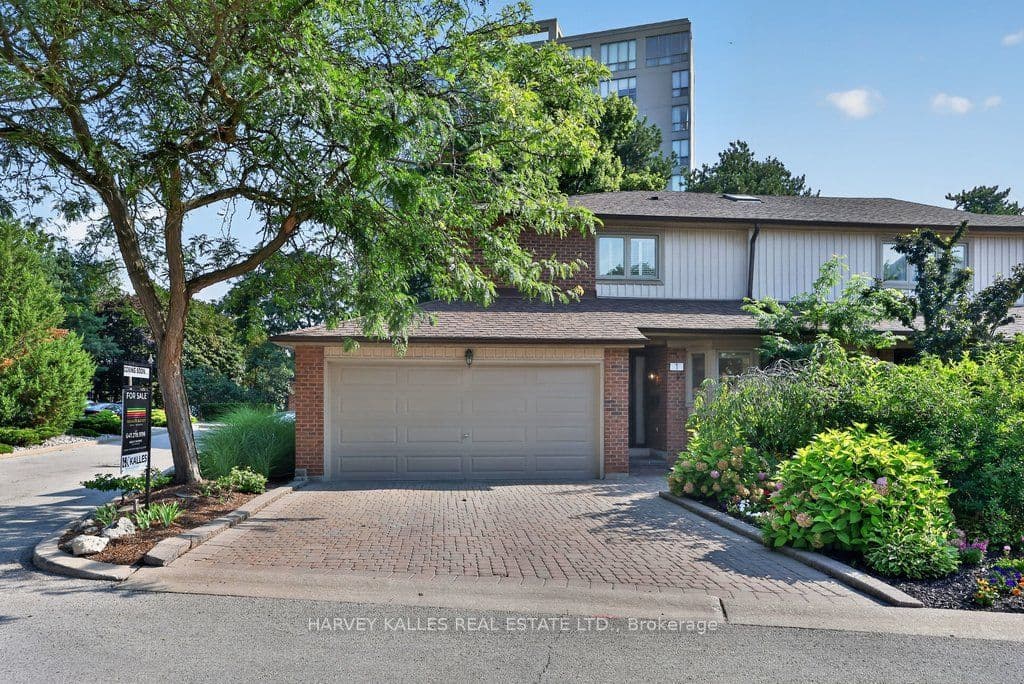 1160 Walden Circle 1, Mississauga, ON L5J 4J9