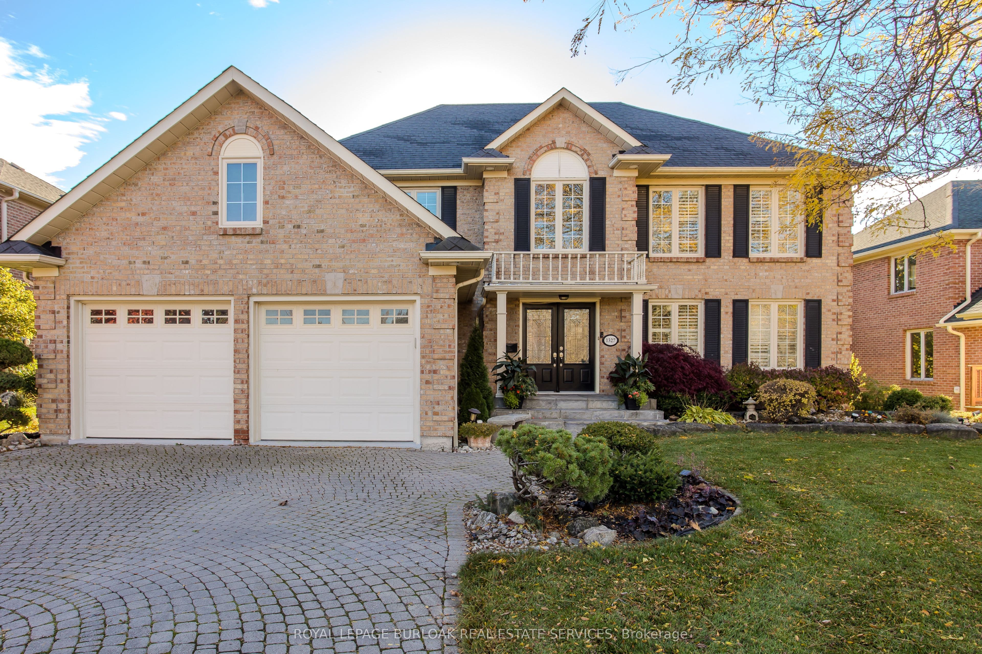 1327 Hazelton Boulevard, Burlington, ON L7P 4V1