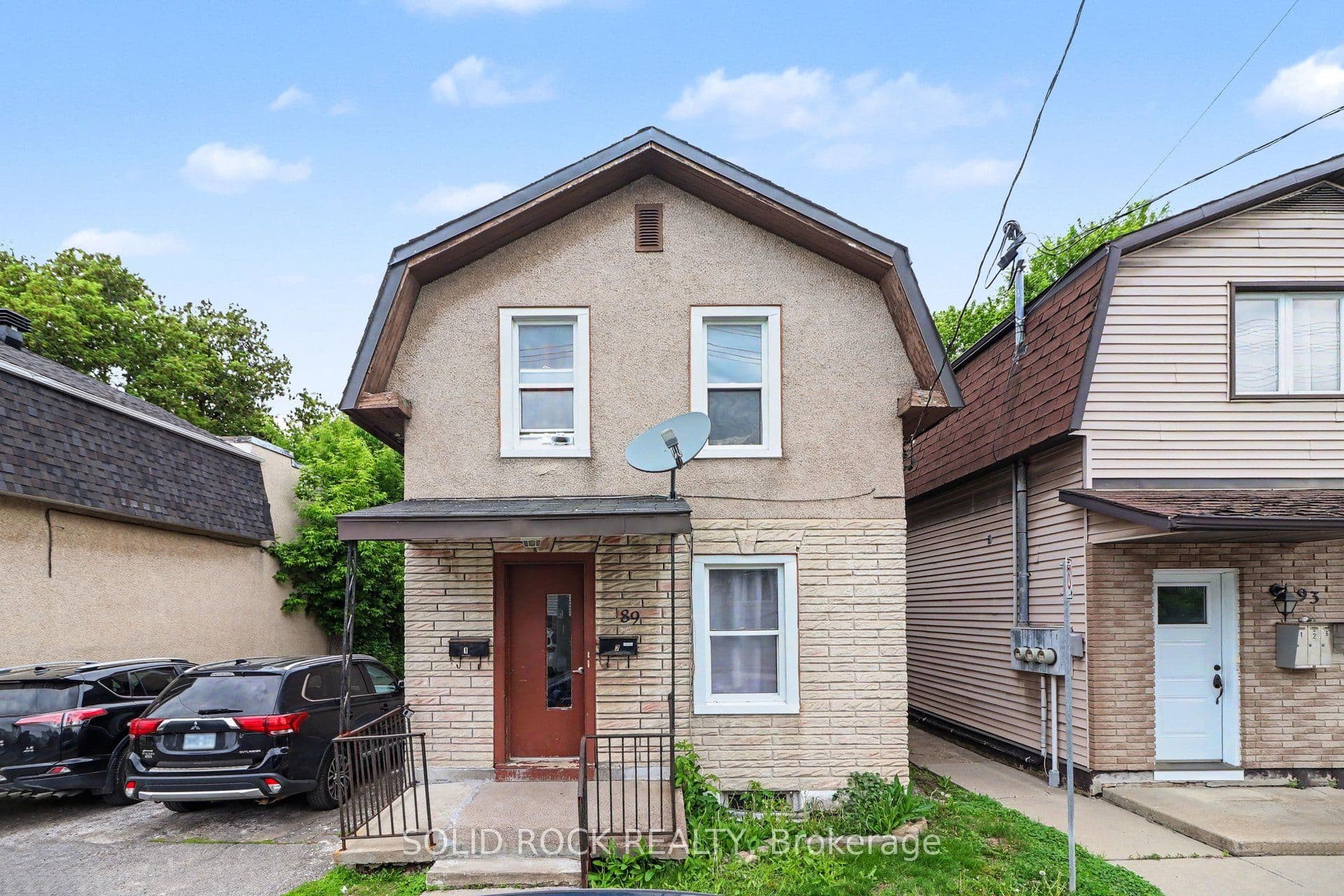 89 Marier Avenue, Vanier and Kingsview Park, ON K1L 5S2