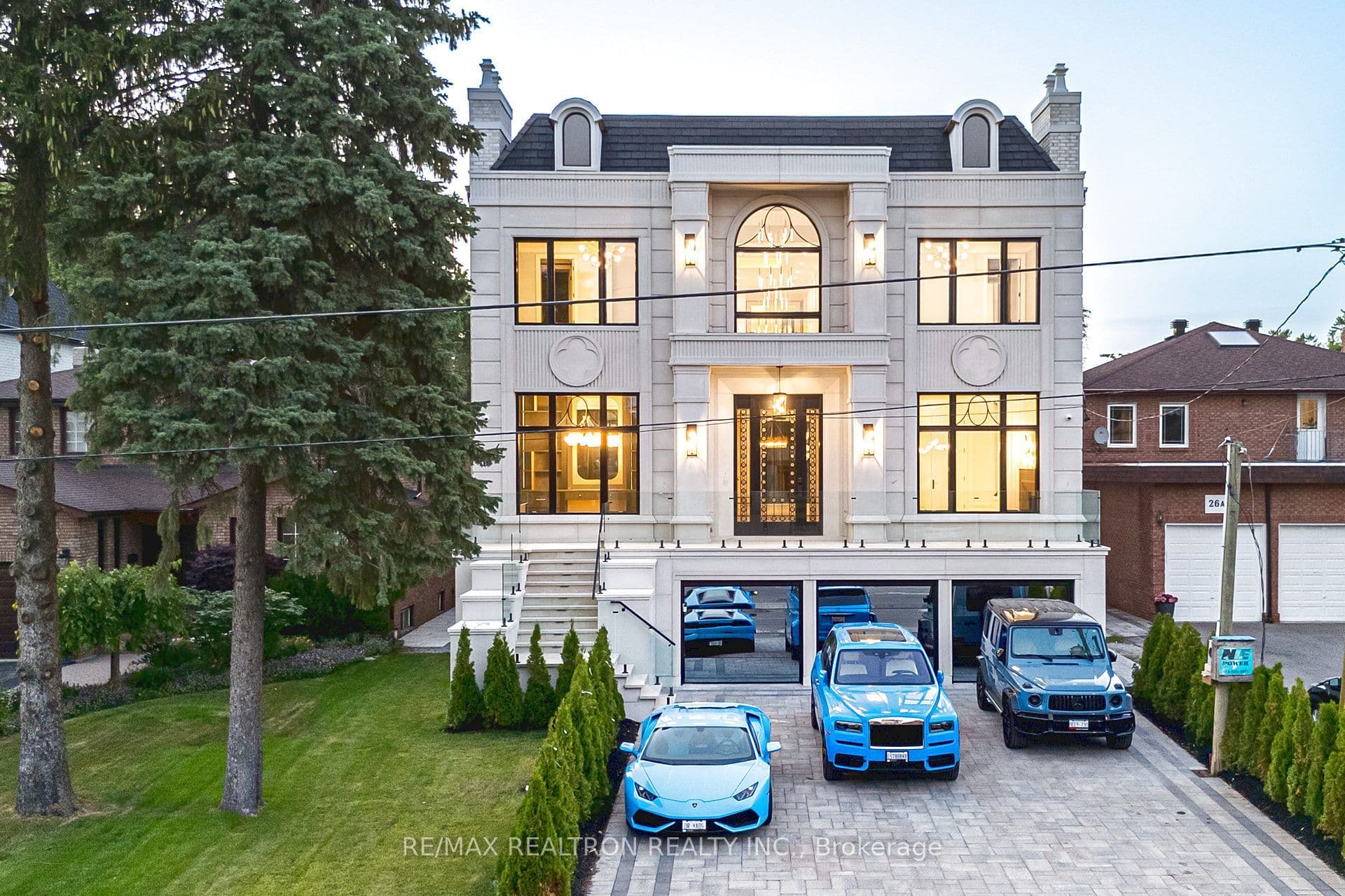 28 Scott Drive, Richmond Hill, ON L4C 6V6