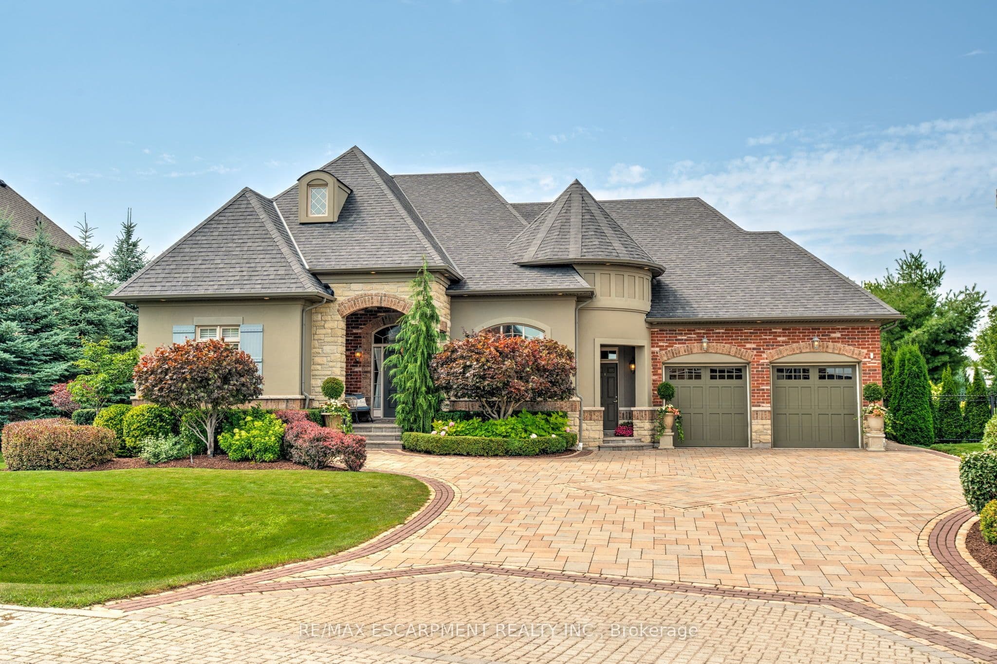 4 Holdroyd Court, Halton Hills, ON L7G 0E8