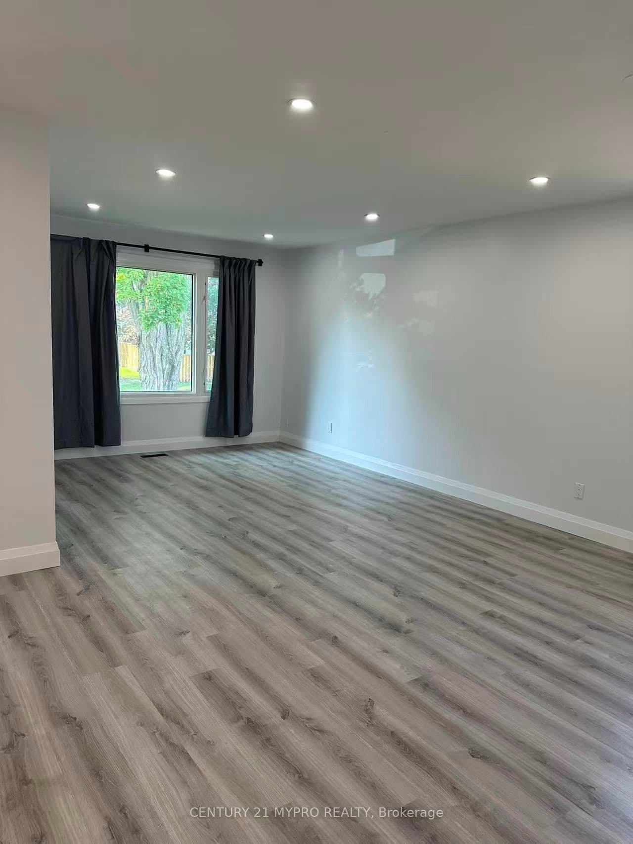 5 Chant Crescent Lower, Markham, ON L3R 1Y7