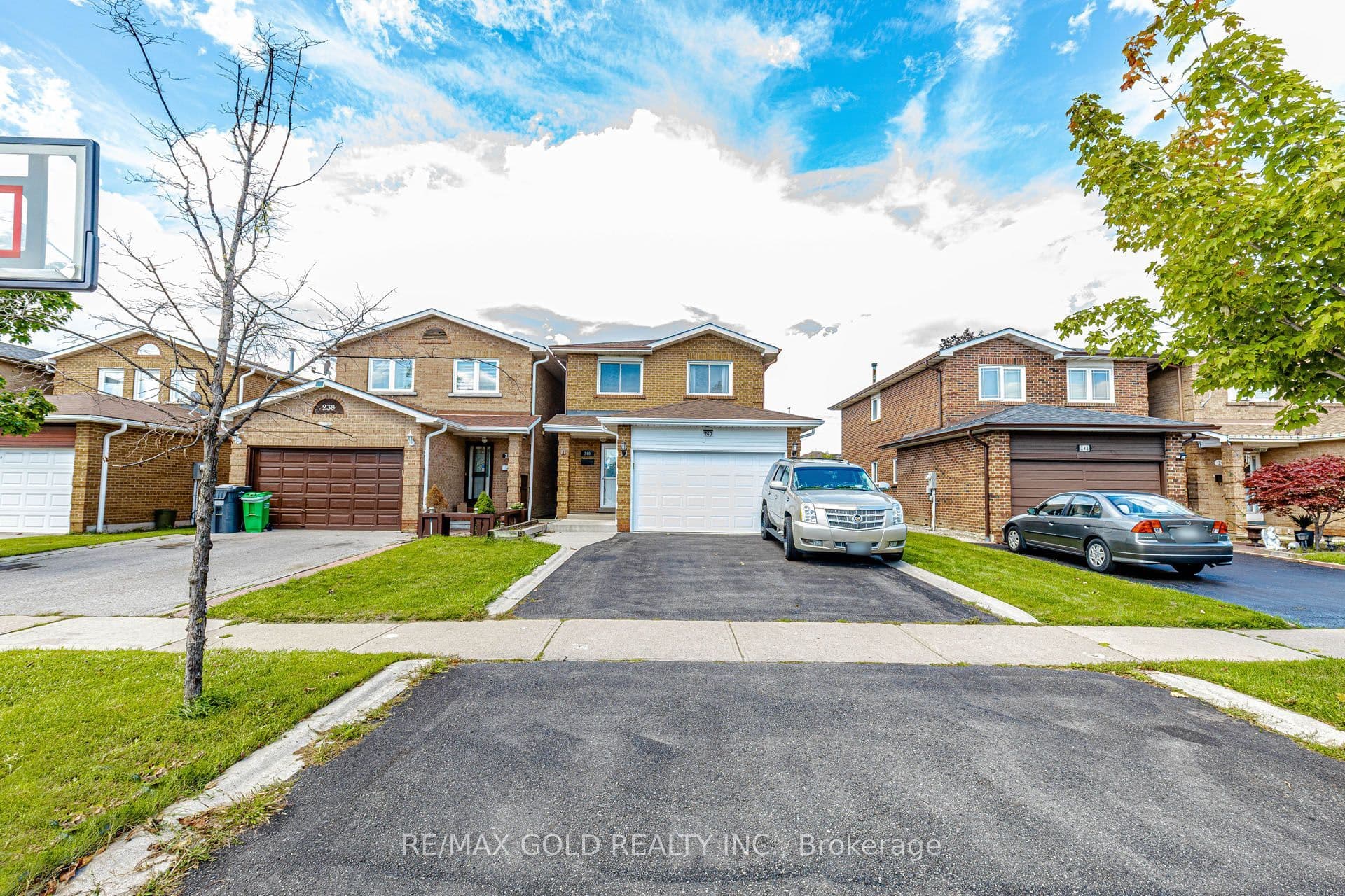 240 Simmons Boulevard, Brampton, ON L6V 3Y1