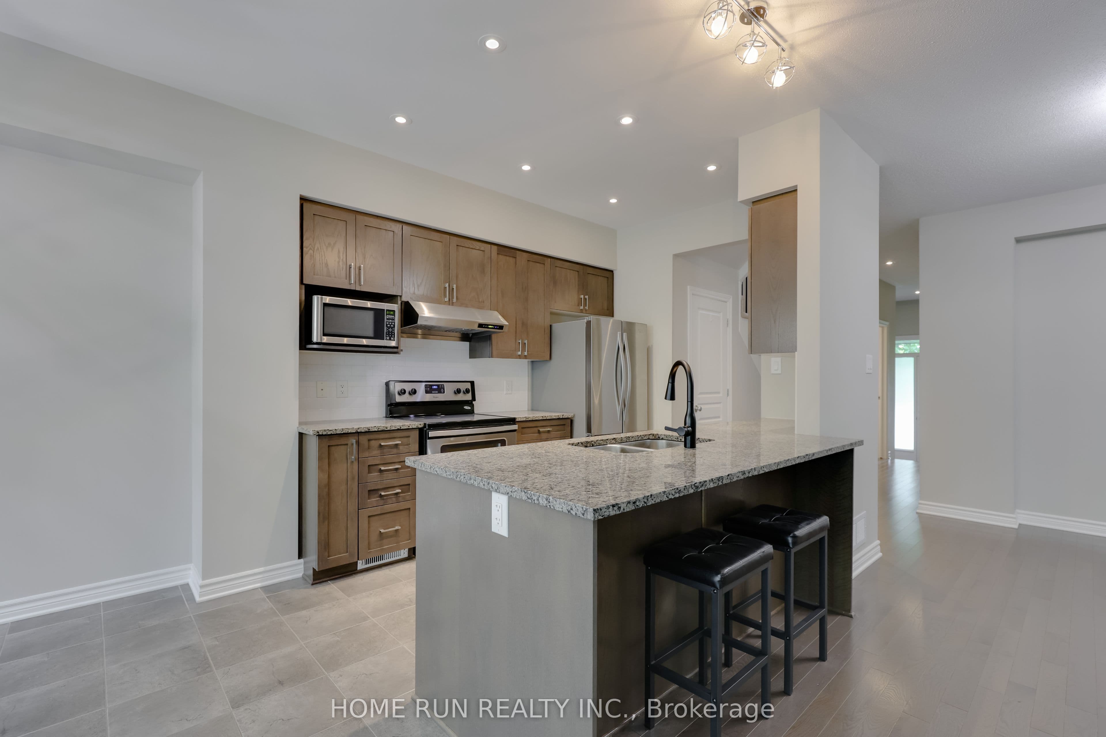 245 Badgeley Circle, Kanata, ON K2T 0B8