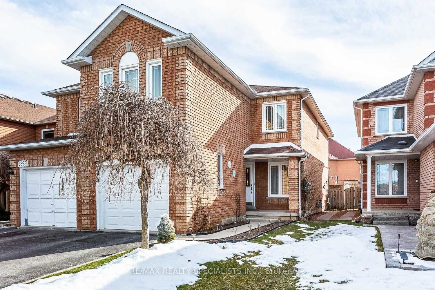 6923 Dillingwood Drive BSMNT, Mississauga, ON L5N 6Z7