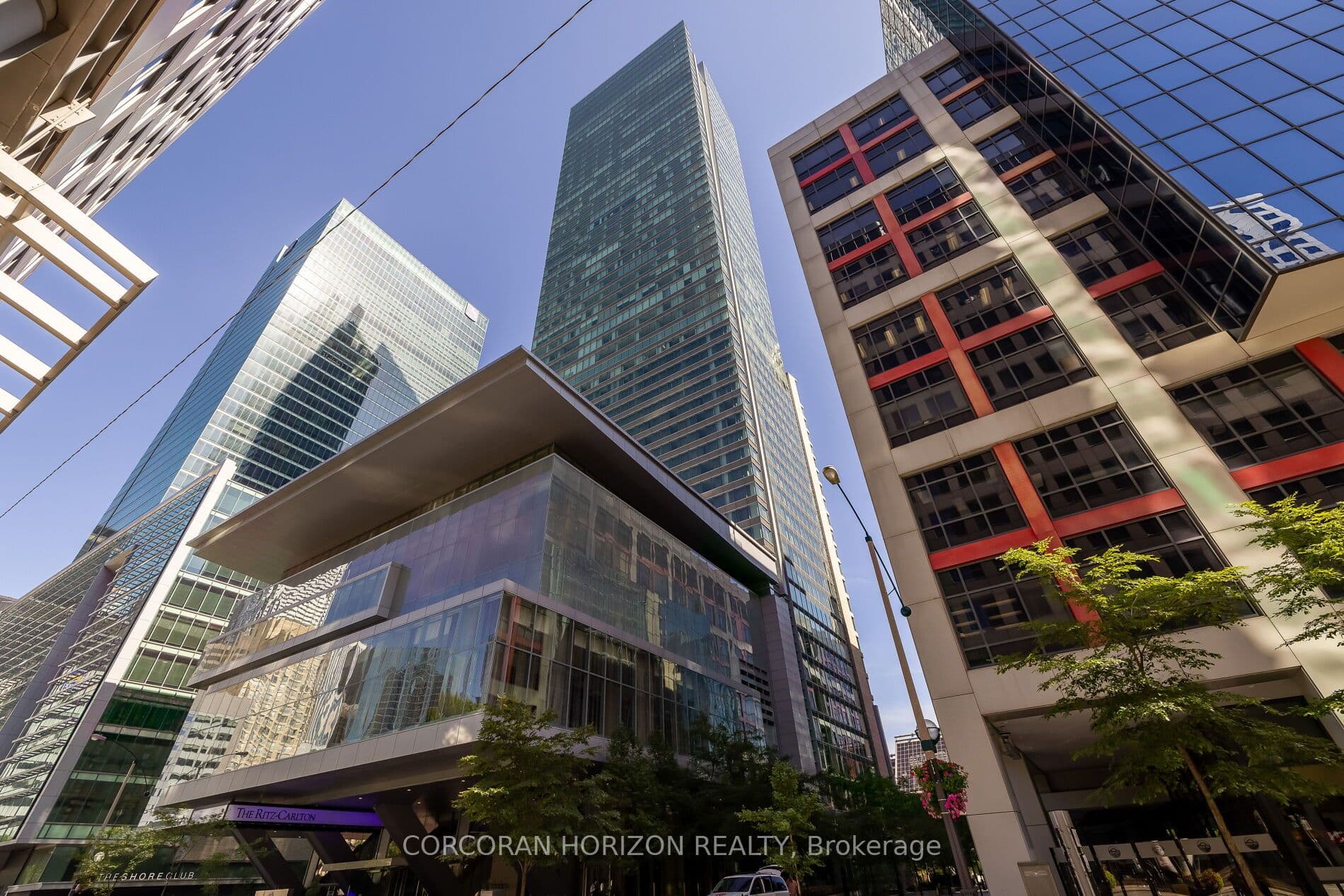 183 Wellington Street W 2403, Toronto, ON M5V 0A1
