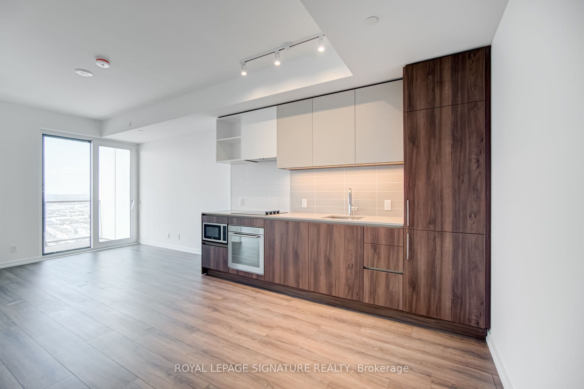 1000 Portage Parkway 4715, Vaughan, ON L4K 0L1