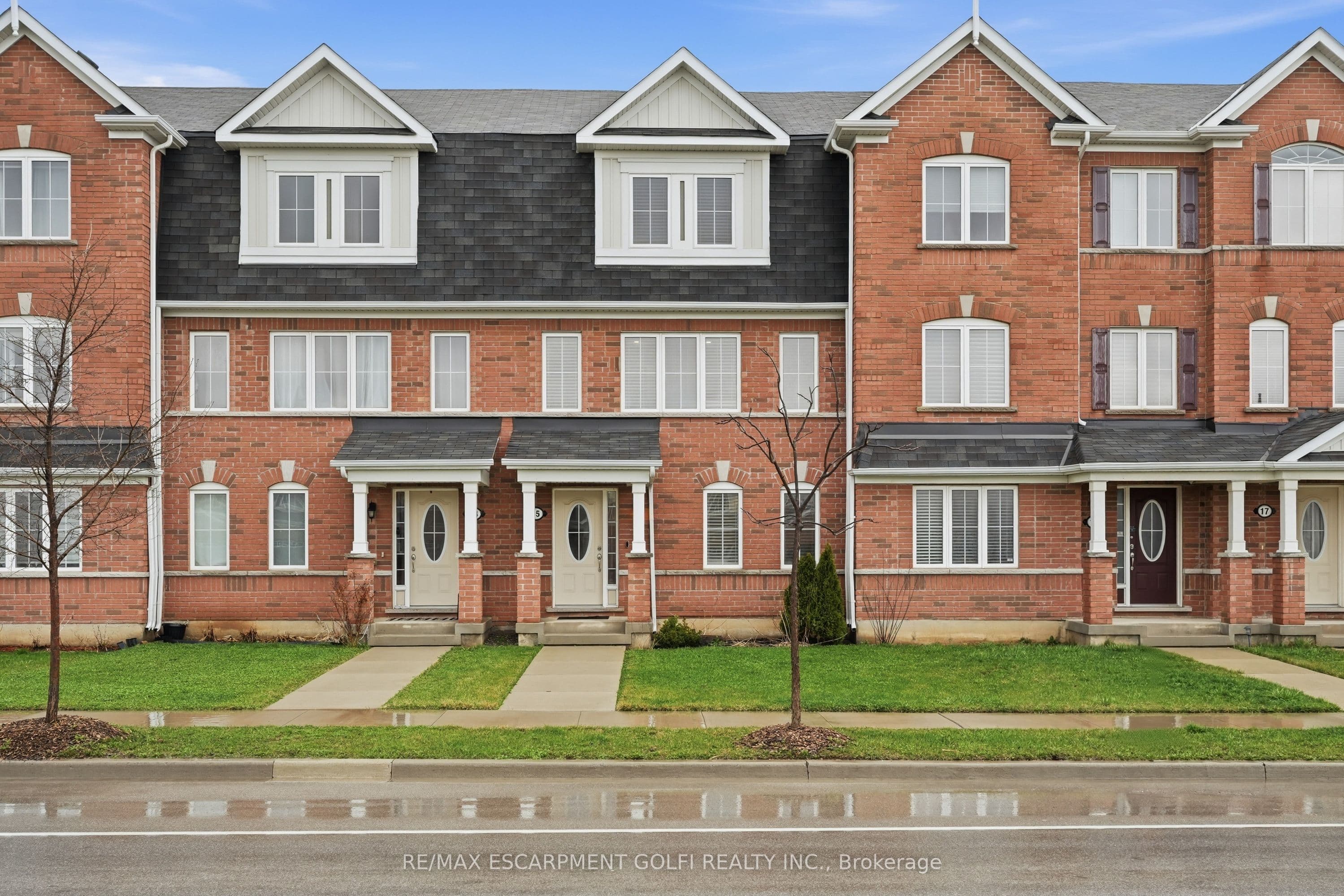 230 Avonsyde Boulevard 15, Hamilton, ON L8B 1T9