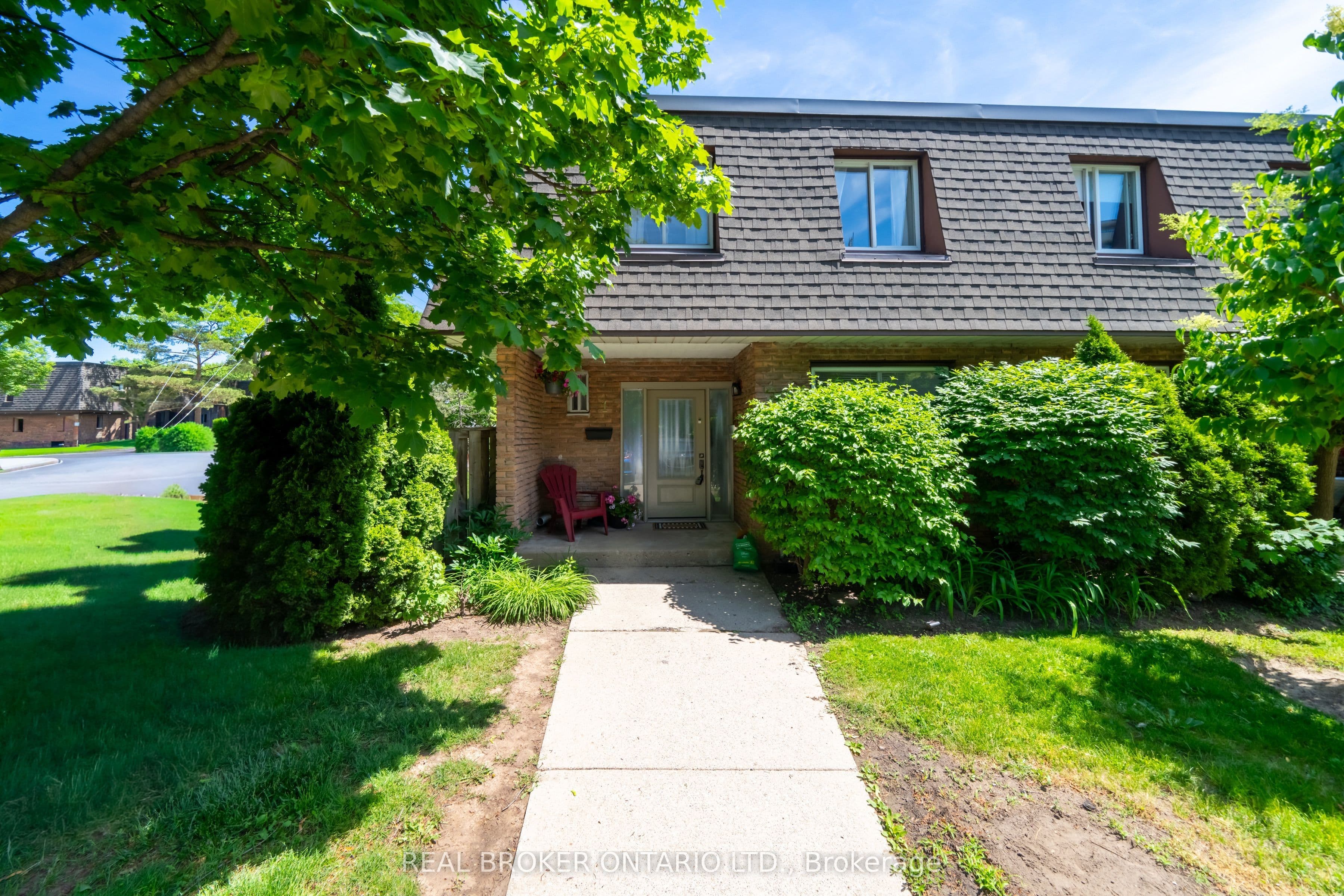 684 Dynes Road 1, Burlington, ON L7N 2V6