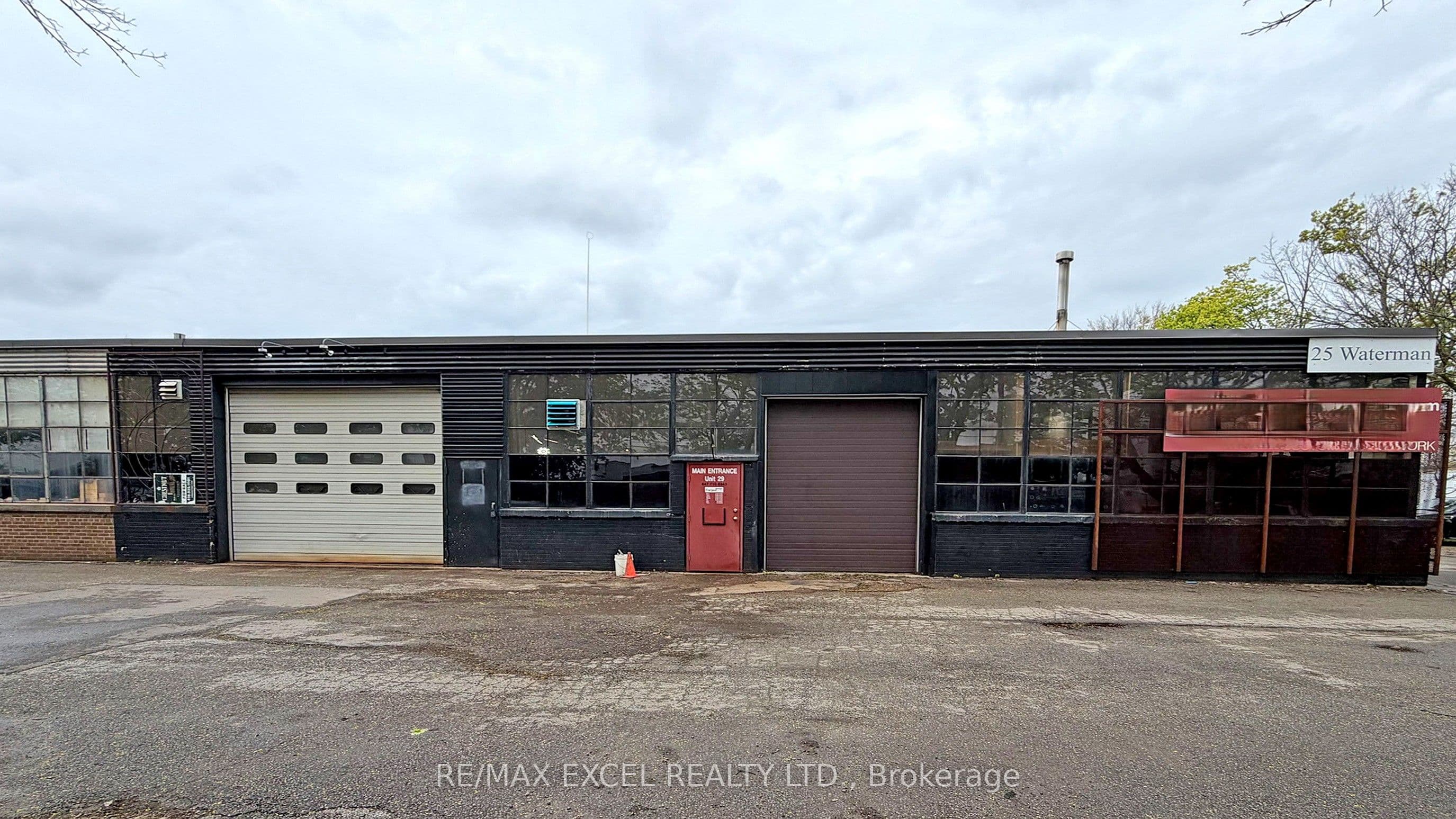 25 Waterman Avenue 29, Toronto, ON M4B 1Y6