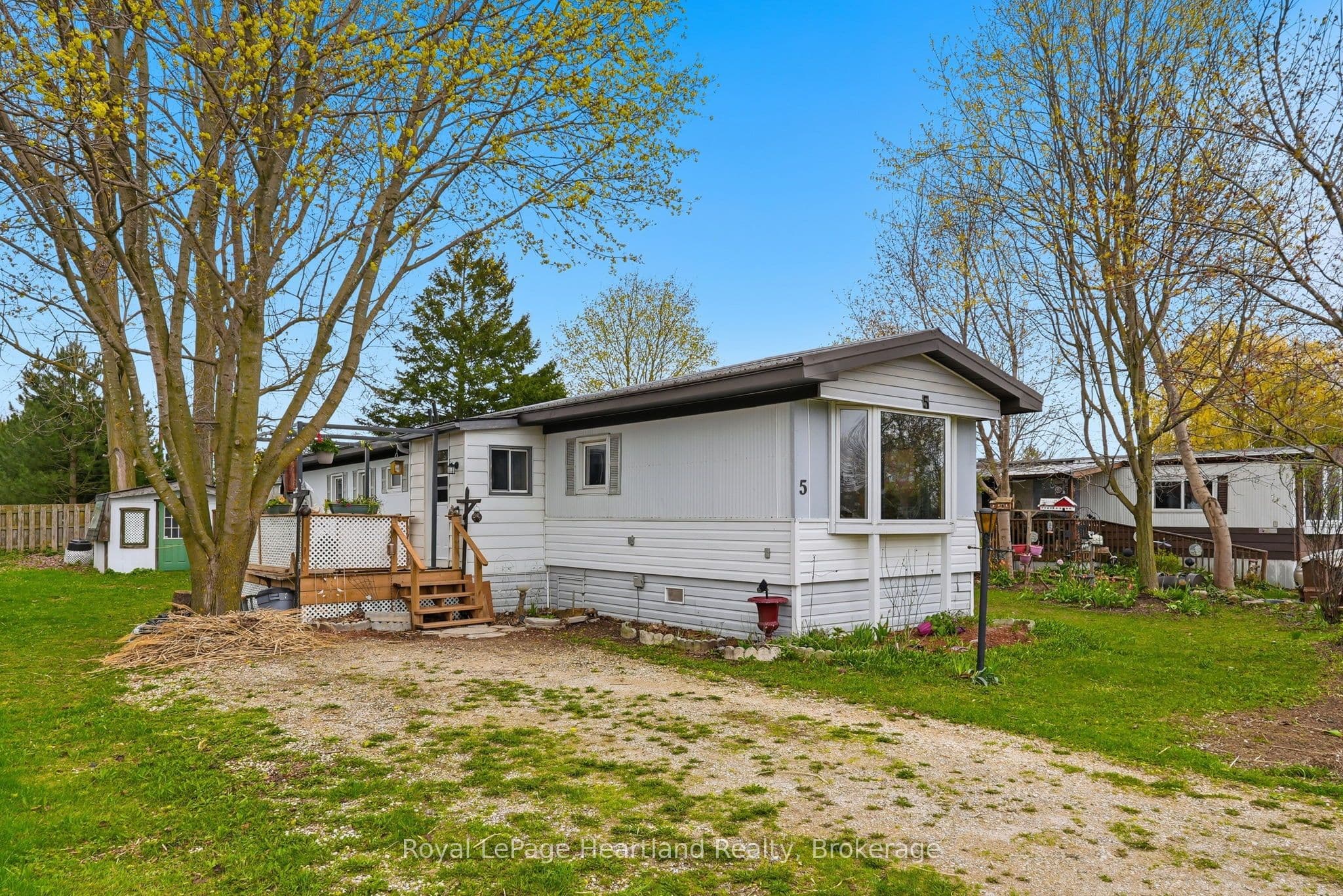 5 Trailer Park Road, Howick, ON N0G 1V0