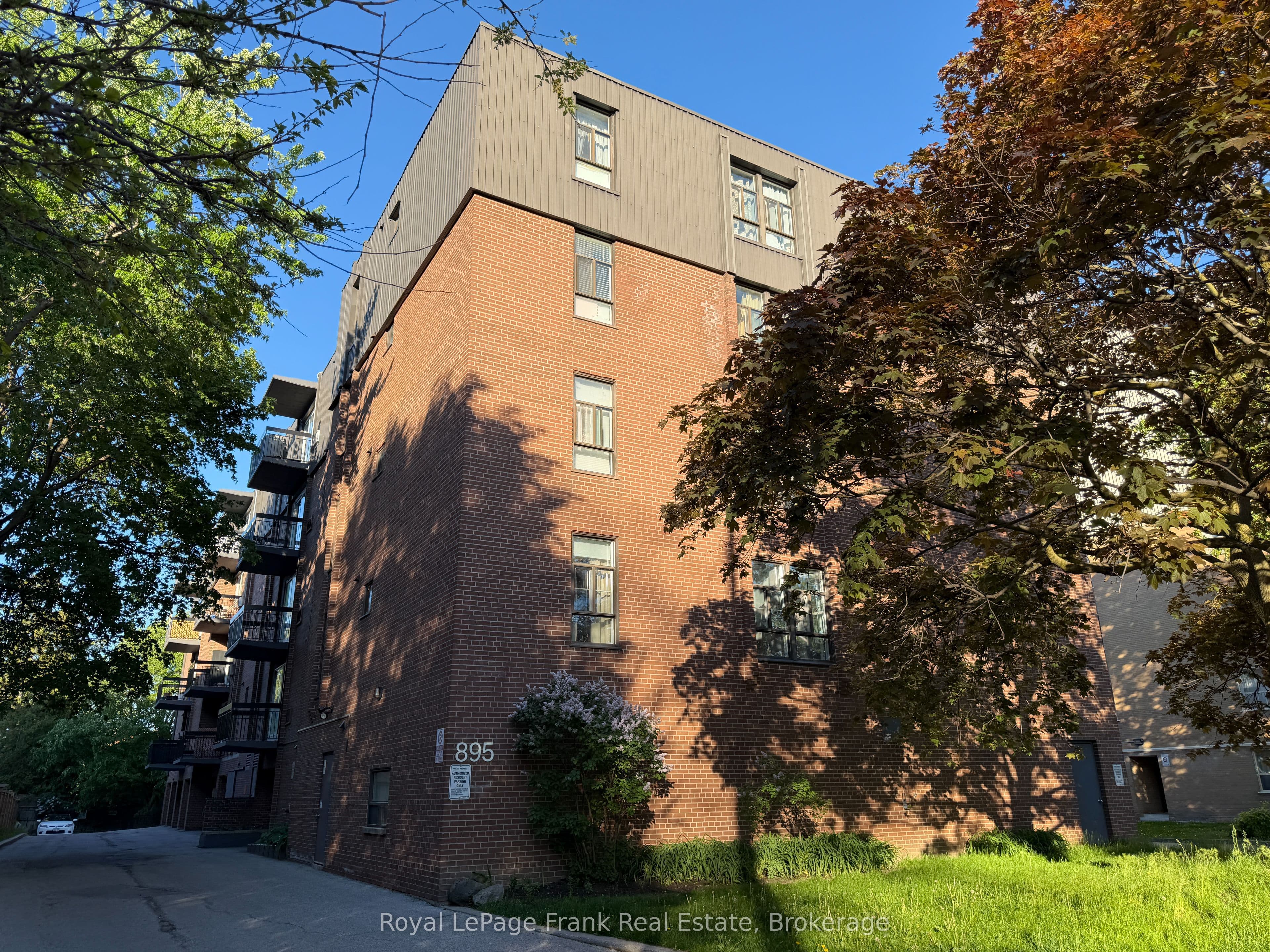 895 Kennedy Road 402, Toronto, ON M1K 2E9