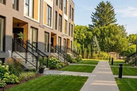 176 Clonmore Drive 8, Toronto, ON M1N 0B9