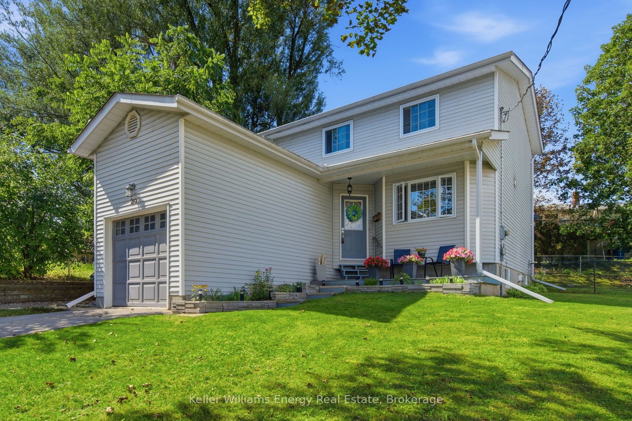 216 Gallagher Street, Peterborough, ON K9H 5P5