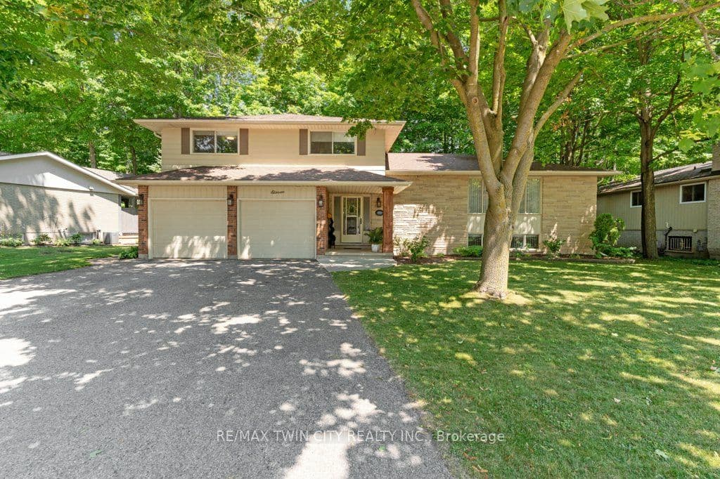 11 Grey Owl Drive, Woolwich, ON N3B 1S4