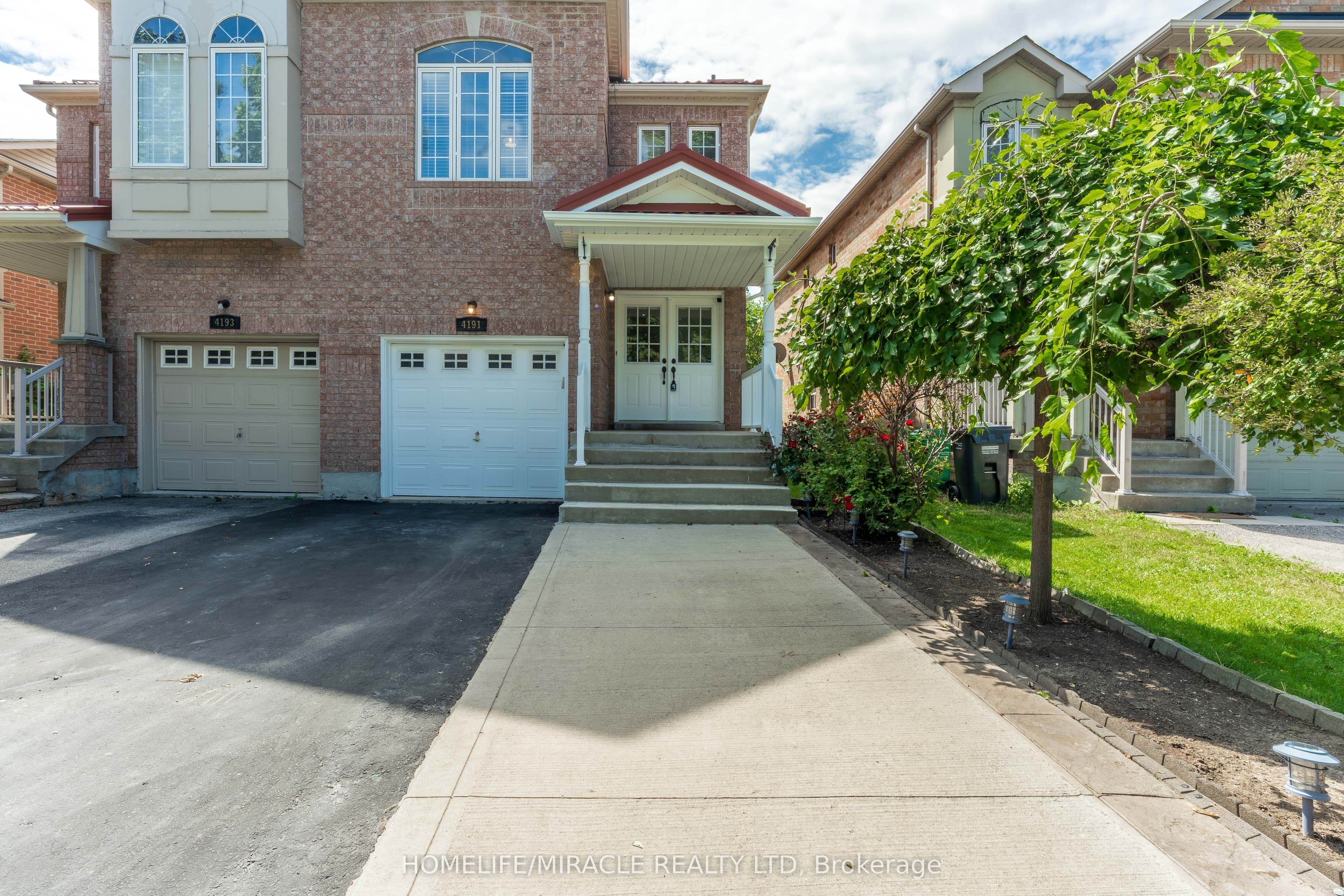 4191 Goldenrod Crescent, Mississauga, ON L5V 3C2