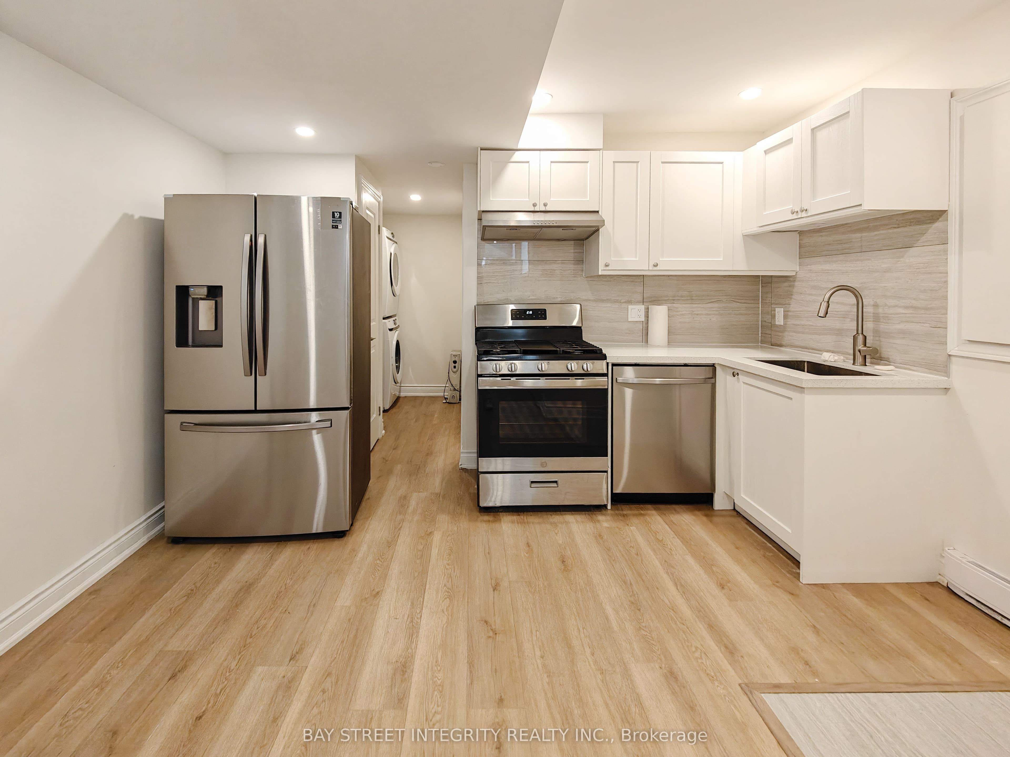 598 Crawford Street Lower, Toronto, ON M6G 3K2