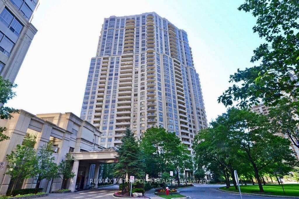 25 Kingsbridge Garden Circle 2612, Mississauga, ON L5R 4B1